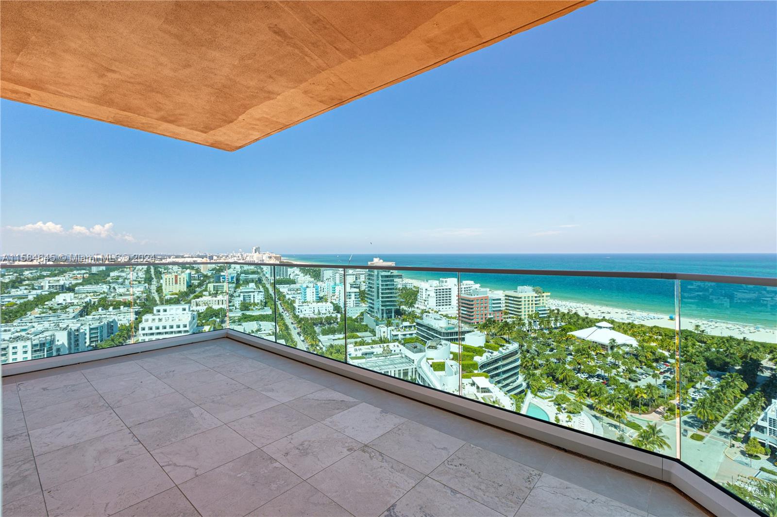 300 S Pointe Dr #2405, Miami Beach FL 33139