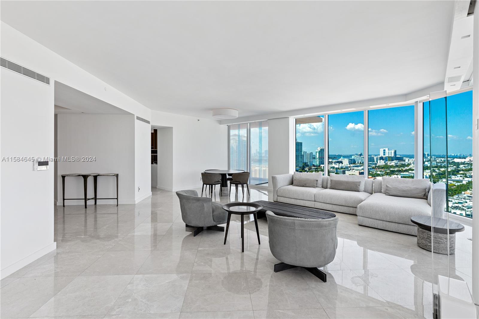 300 S Pointe Dr #2405, Miami Beach FL 33139