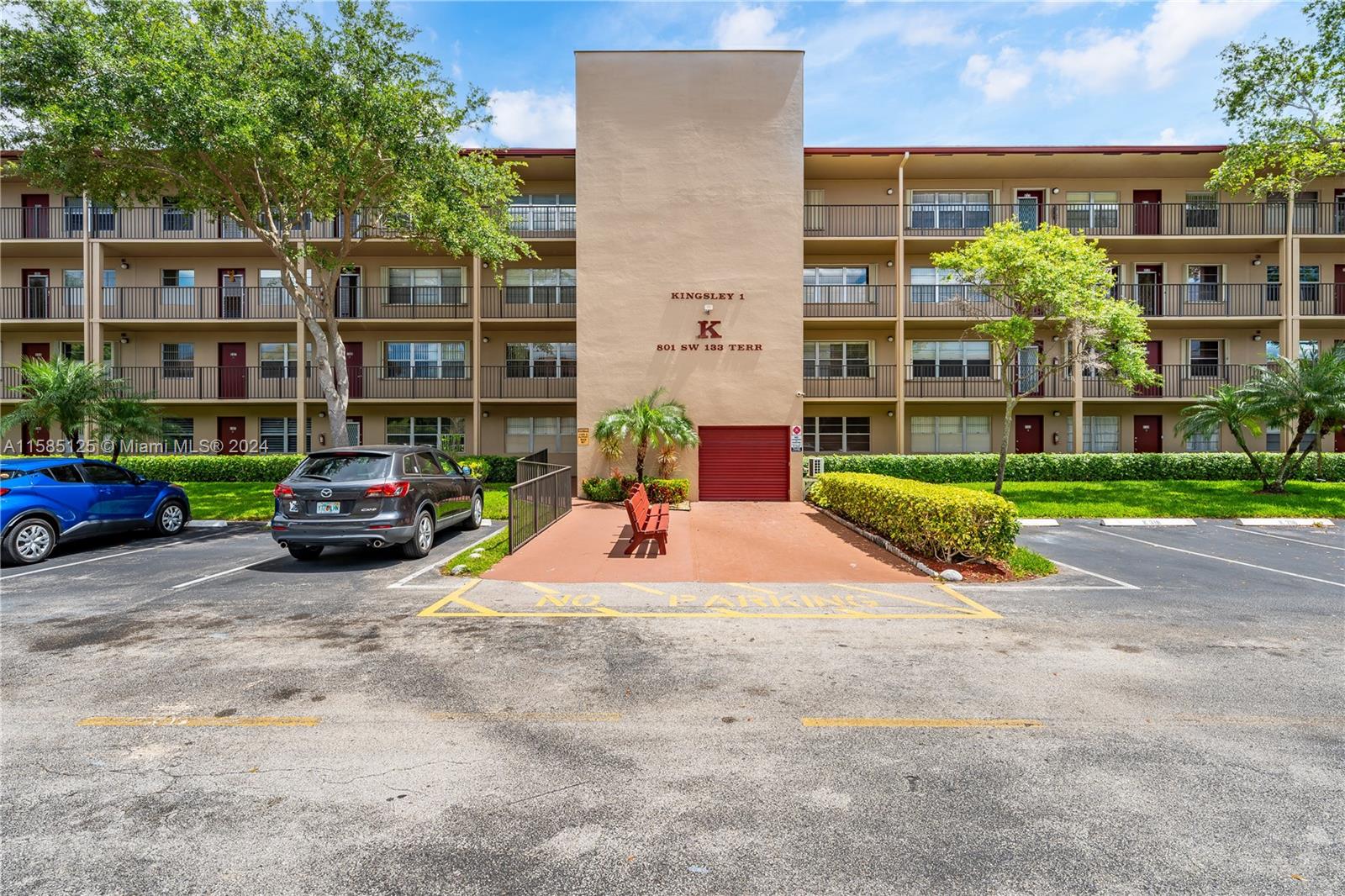 801 SW 133rd Ter #305K, Pembroke Pines, Florida image 3