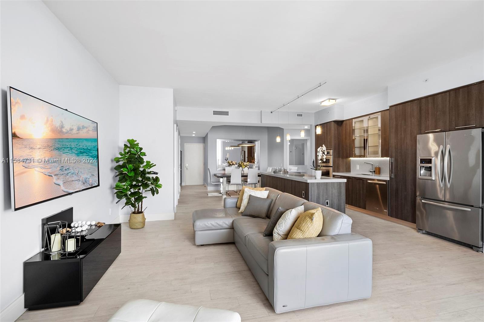 4775 Collins Ave #PH  4104, Miami Beach FL 33140