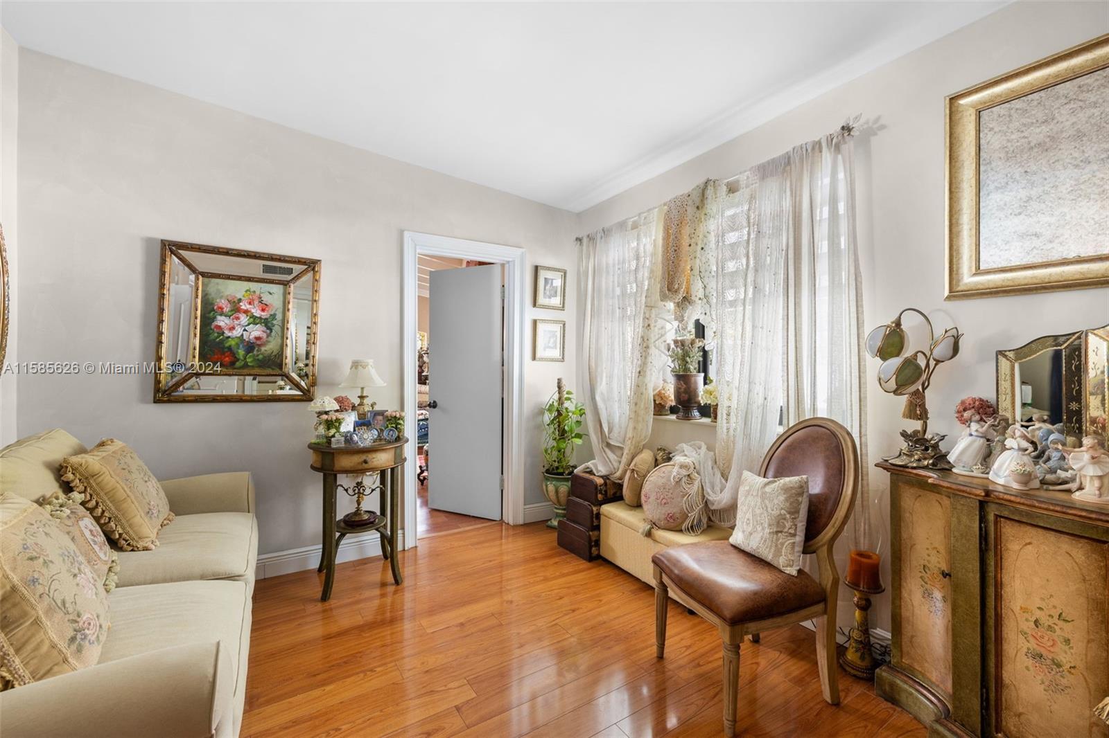 Listing Photo 16