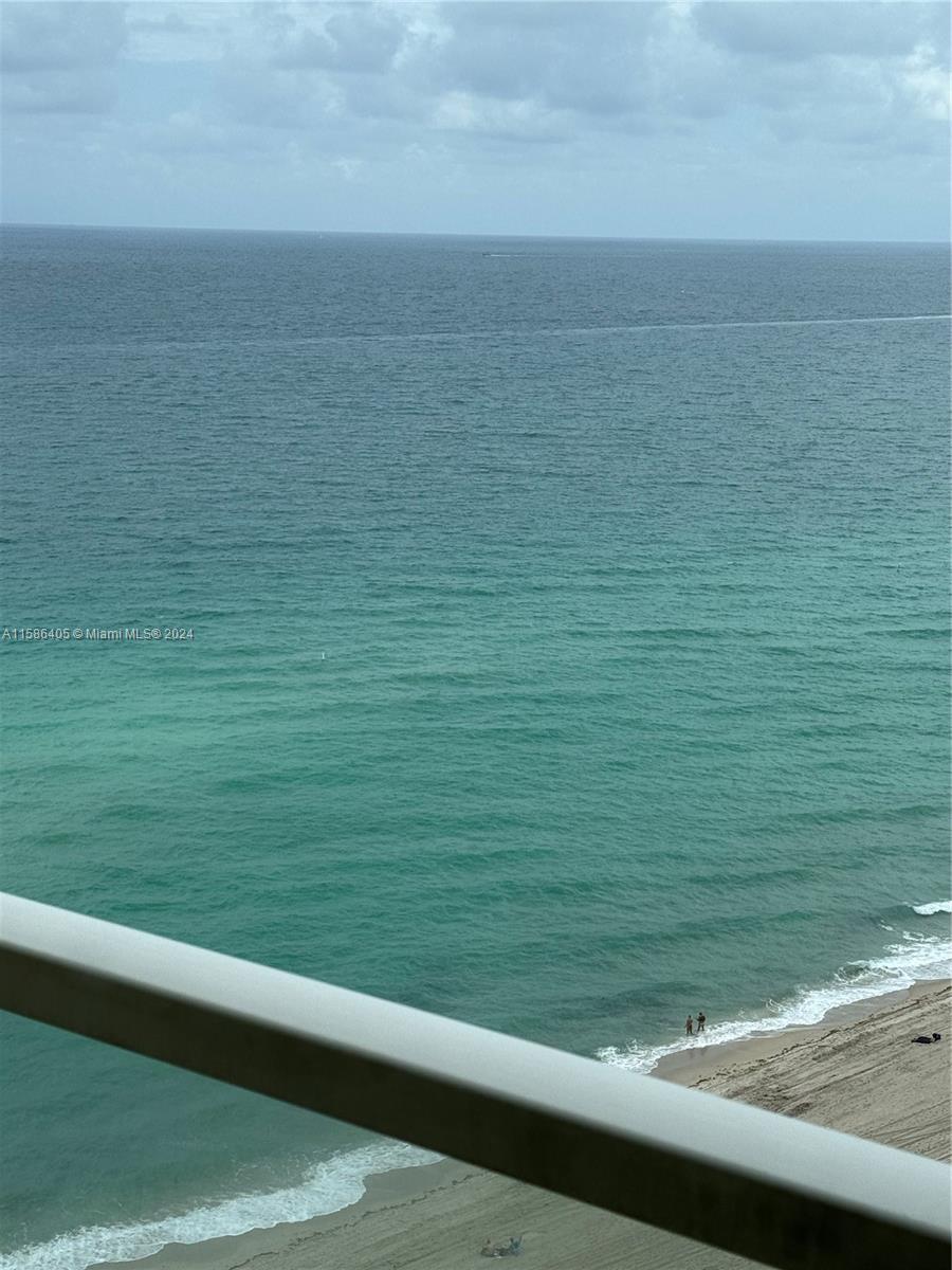 LUXURIOUS OCEANFRONT CONDO. 1,000 SQ FT. CONDO OFFERS NEWER WASHER/DRYER, LARGE WALK-IN CLOSETS, MARBLE COUNTERS, & FULLY EQUIPPED KITCHEN. ENJOY INCREDIBLE ENDLESS VIEWS OF OCEAN, BEACHES, AND SKYLINE CITY VIEWS. FULL BEACH SERVICE, VALET PARKING, AND 24/7 SECURITY, GYM, AND CONCIERGE. CENTRAL LOCATION - CLOSE TO AVENTURA MALL, BAL HARBOUR SHOPS, MIAMI INT'L AIRPORT AND FORT LAUDERDALE AIRPORT. FIND SHOPPING, BANKING, RESTAURANTS AND NIGHTLIFE - ALL WITHIN WALKING DISTANCE. GREAT SCHOOL DISTRICT. AVAILABLE FOR ANNUAL LEASE STARTING 6/1/24. GREAT PROPERTY AT A GREAT PRICE.