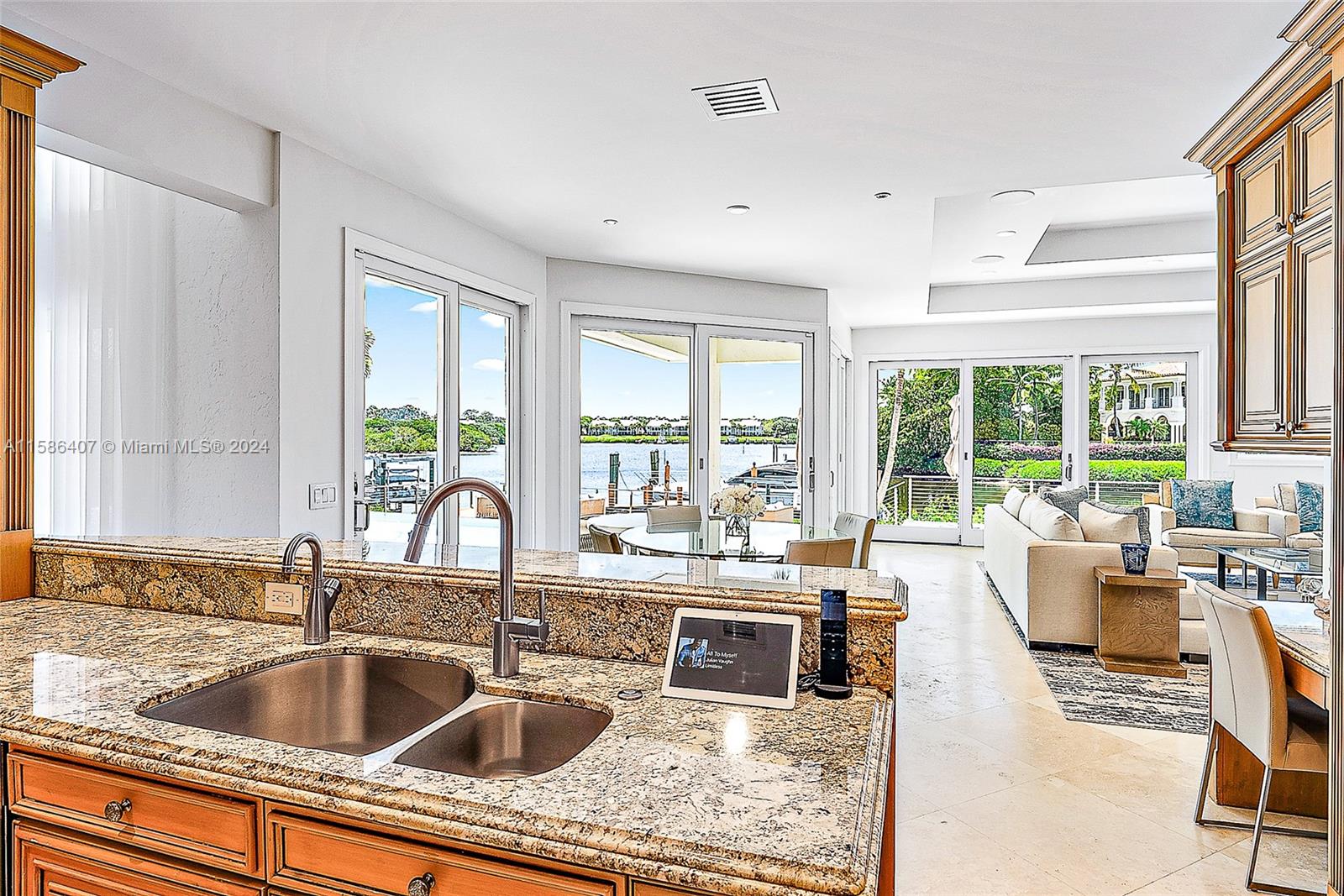 121 Commodore Dr, Jupiter, Florida image 19