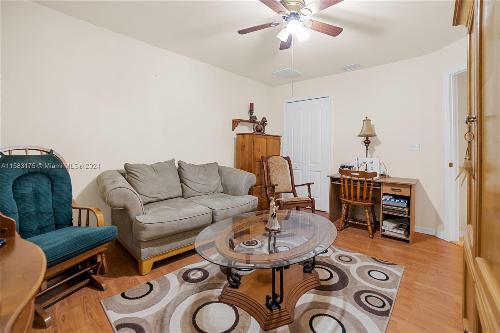 Listing Photo 14