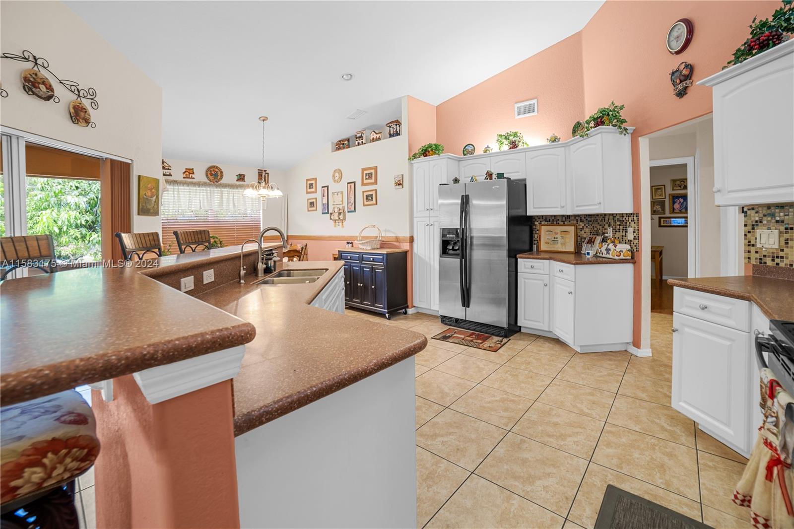 Listing Photo 8