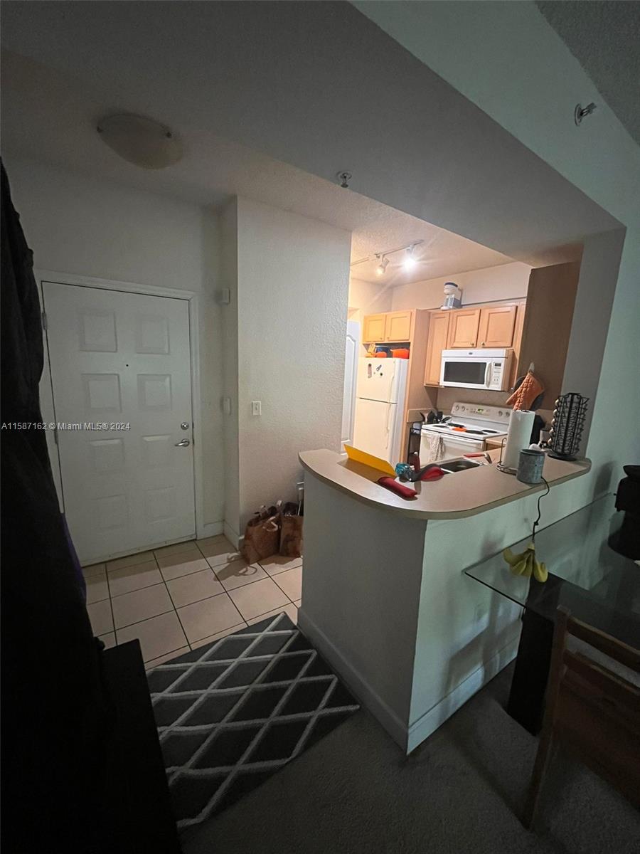 6001 SW 70th St #330, South Miami, Florida image 3