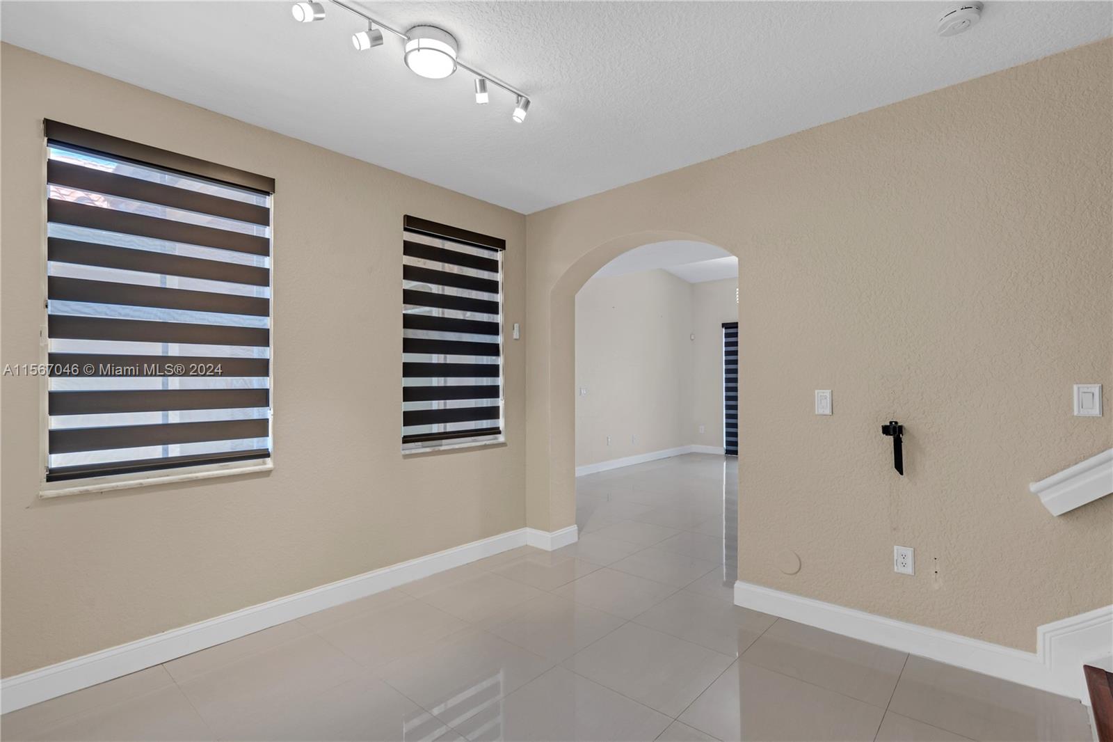 8369 NW 143rd St, Miami Lakes, Florida image 12