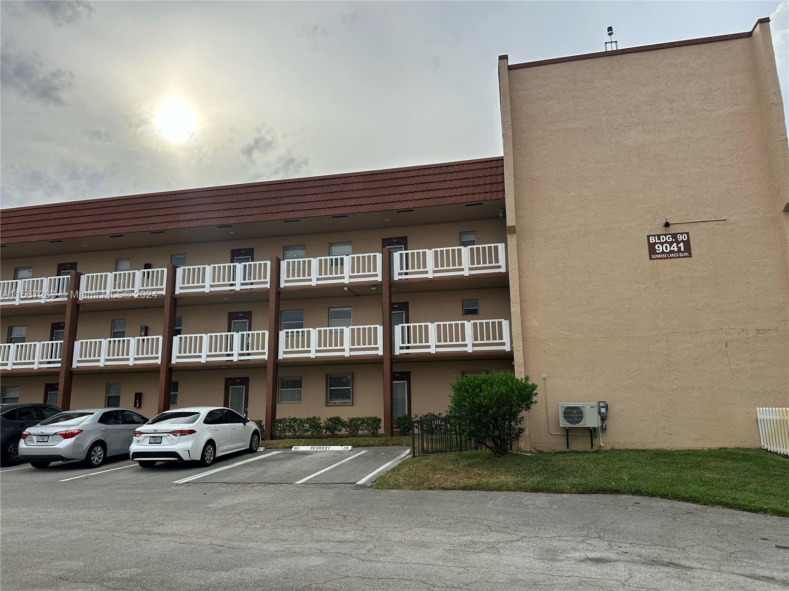 9041 Sunrise Lakes Blvd #106, Sunrise, Florida image 1