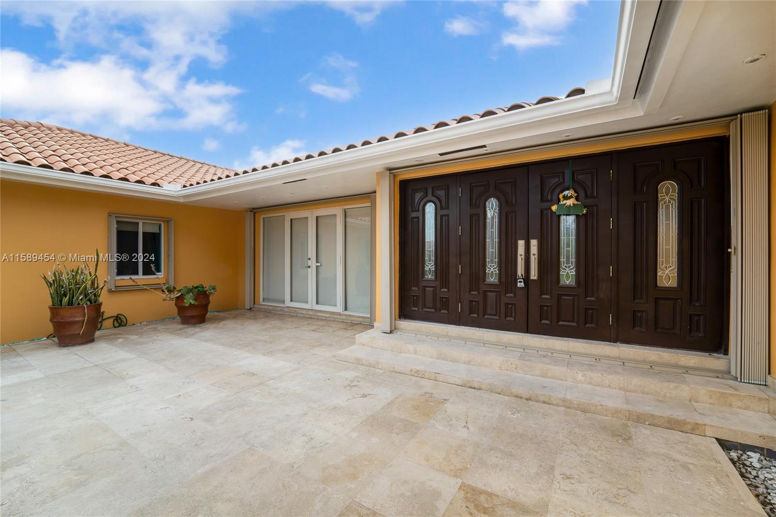 9901 NW 130th St, Hialeah Gardens, Florida image 2