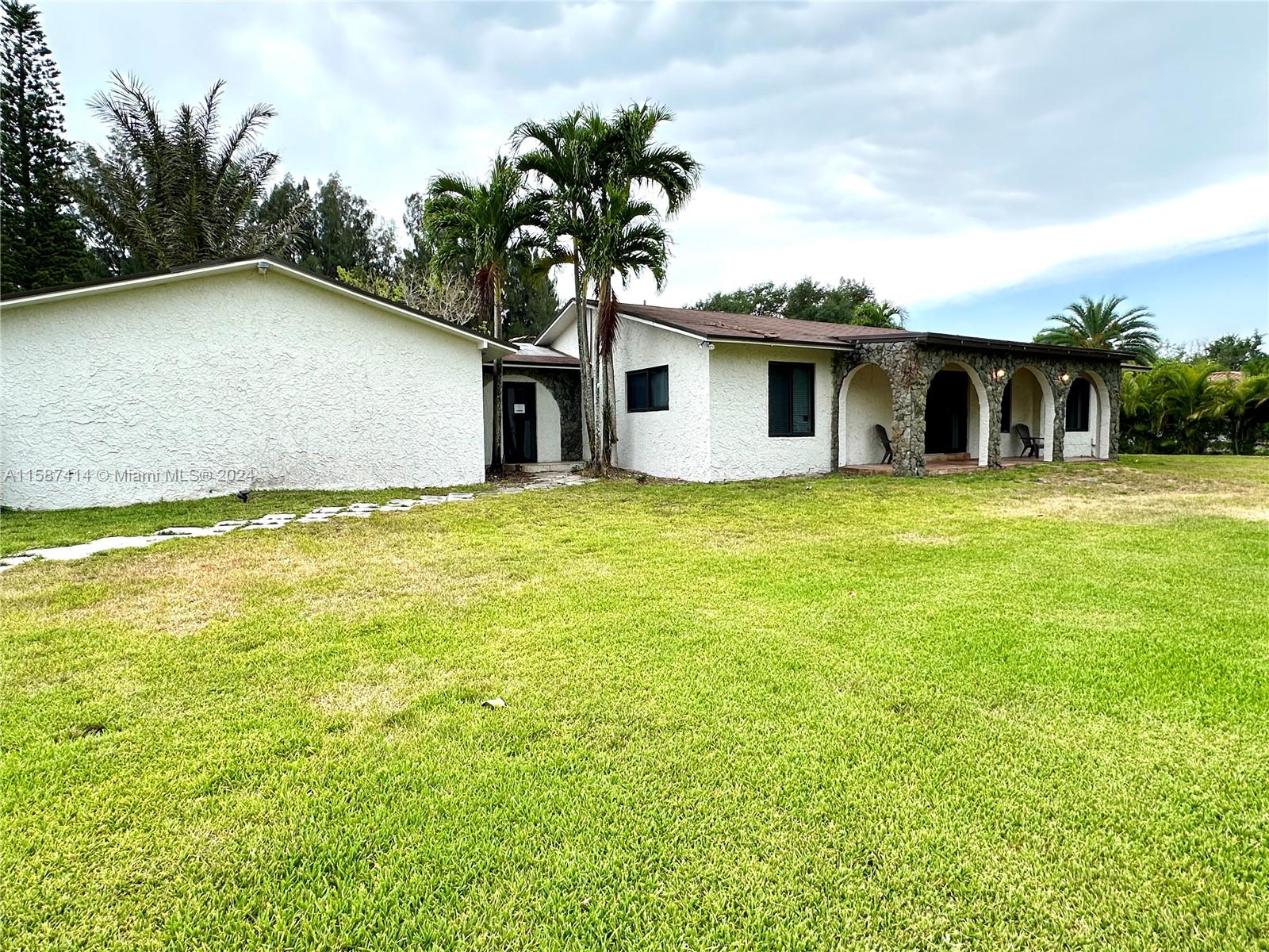 5210 SW 186th Ave, Southwest Ranches, Florida image 9