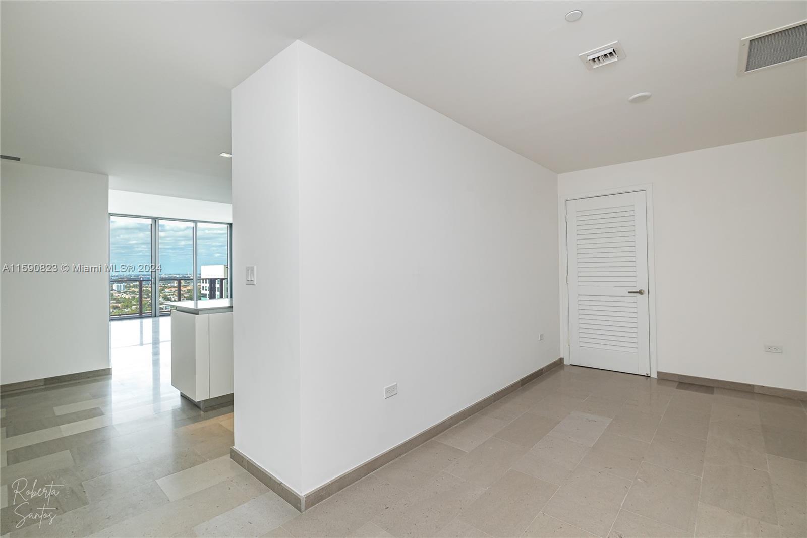 88 SW 7th St #2504, Miami, Florida image 32