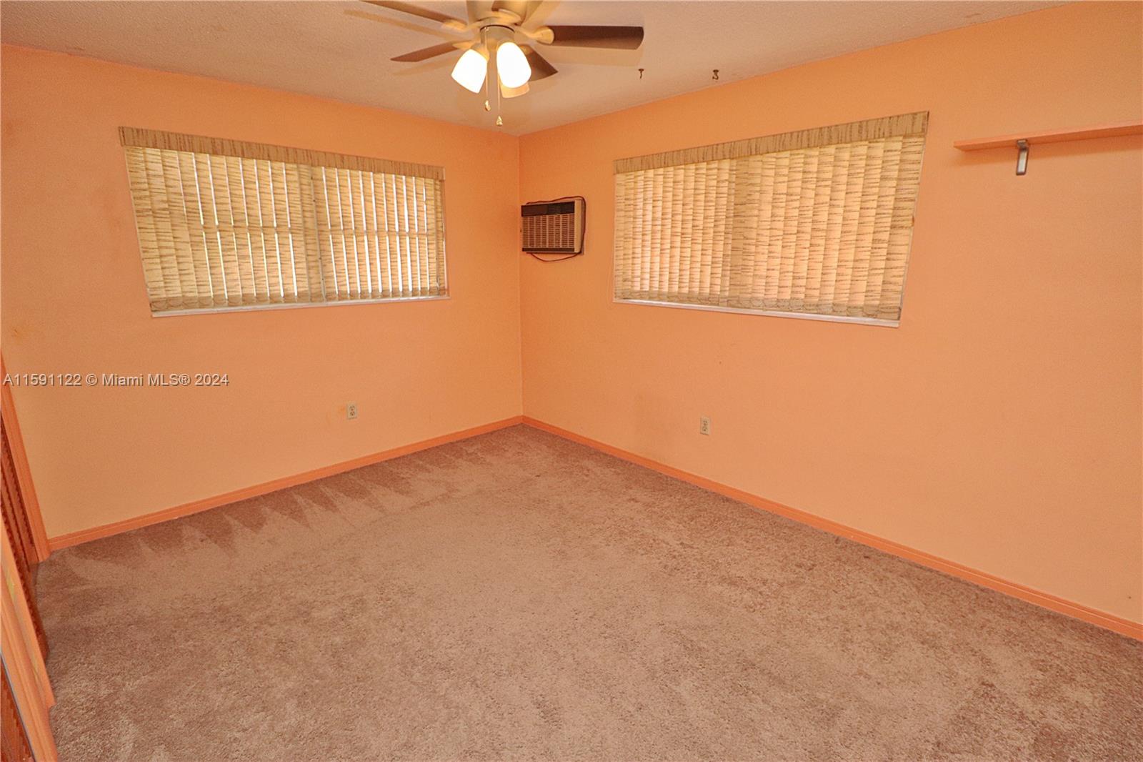 Listing Photo 12