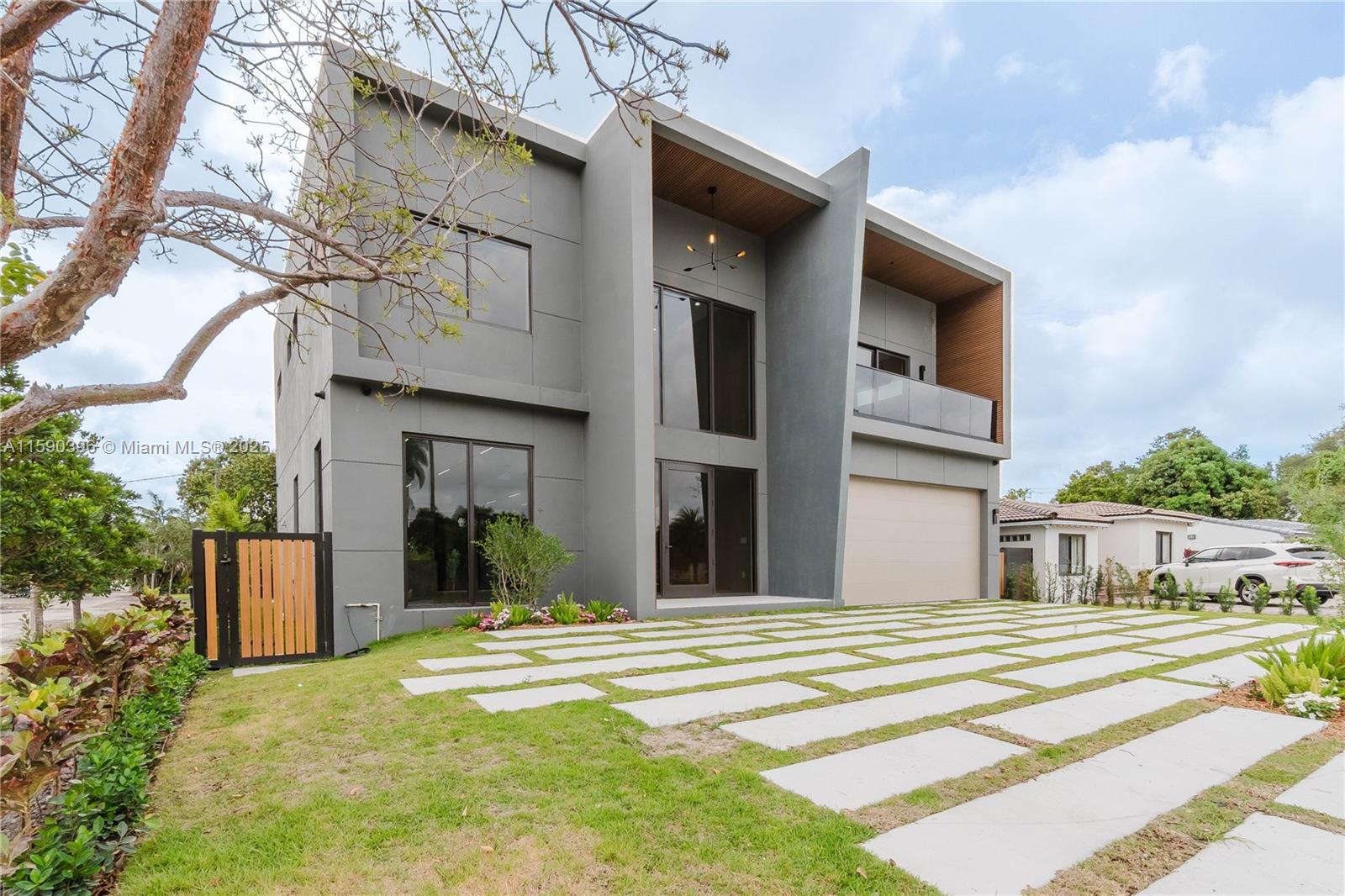 549 East Dr, Miami Springs, Florida image 4