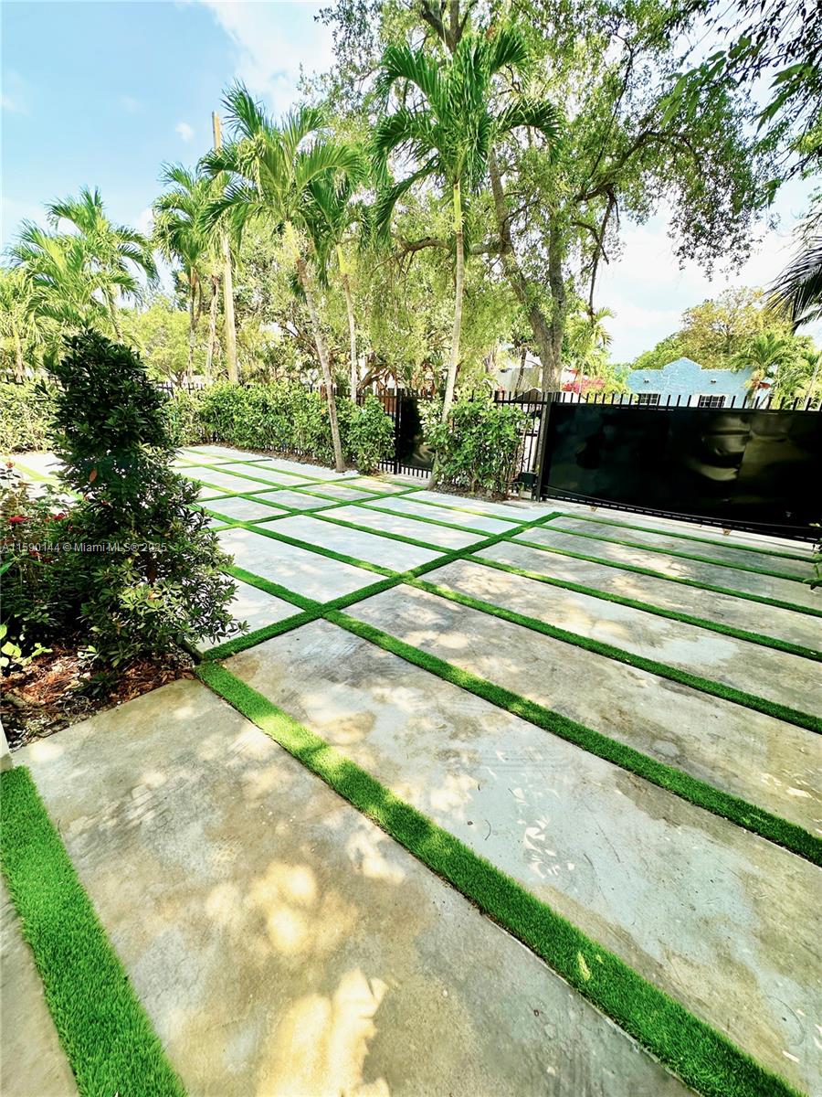 Listing Photo 6