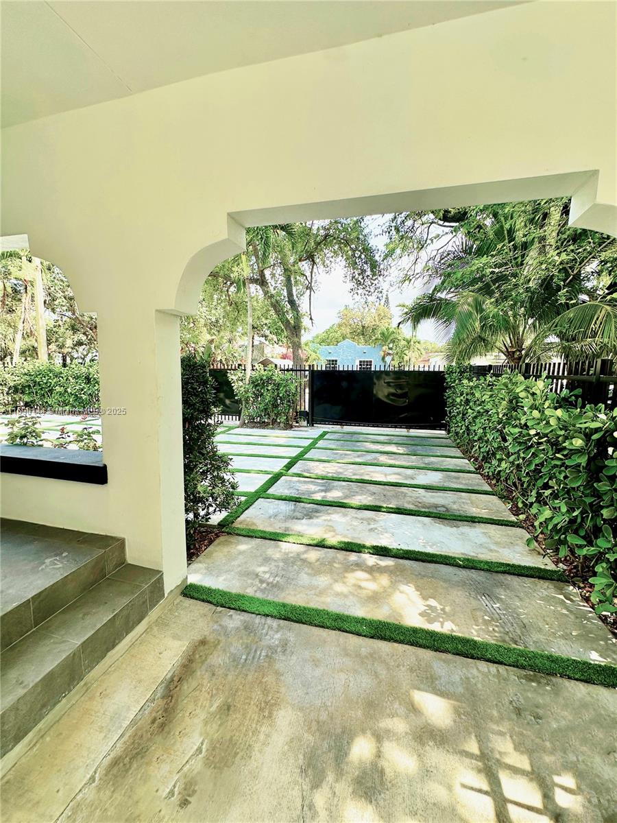 Listing Photo 7