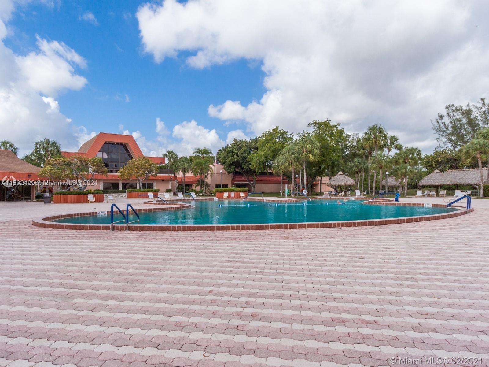 3231 Holiday Springs Blvd #409, Margate, Florida image 2