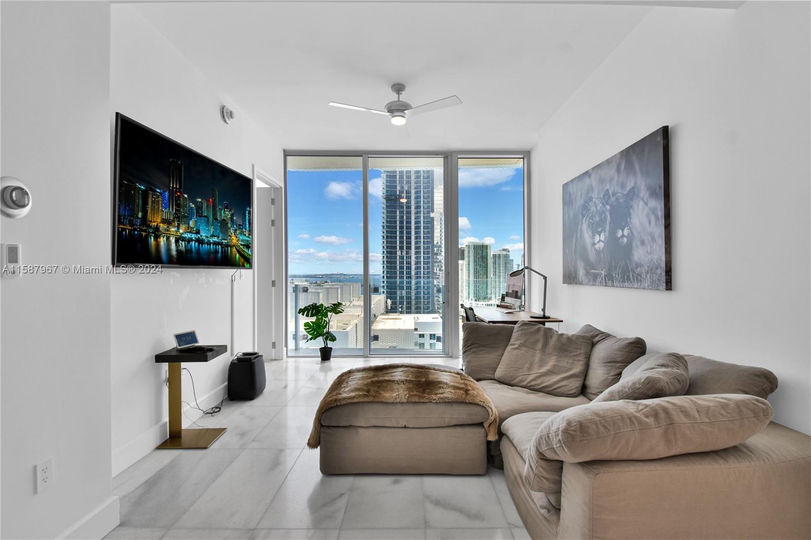 Apartamento à Venda em Miami, FL