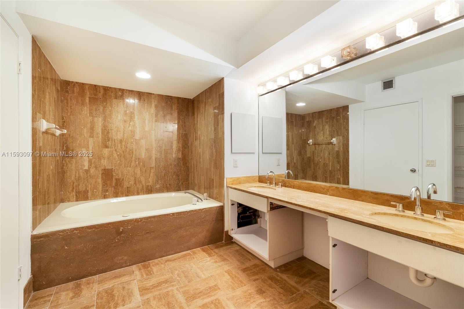 1581 Brickell Ave #101/102, Miami, Florida image 25
