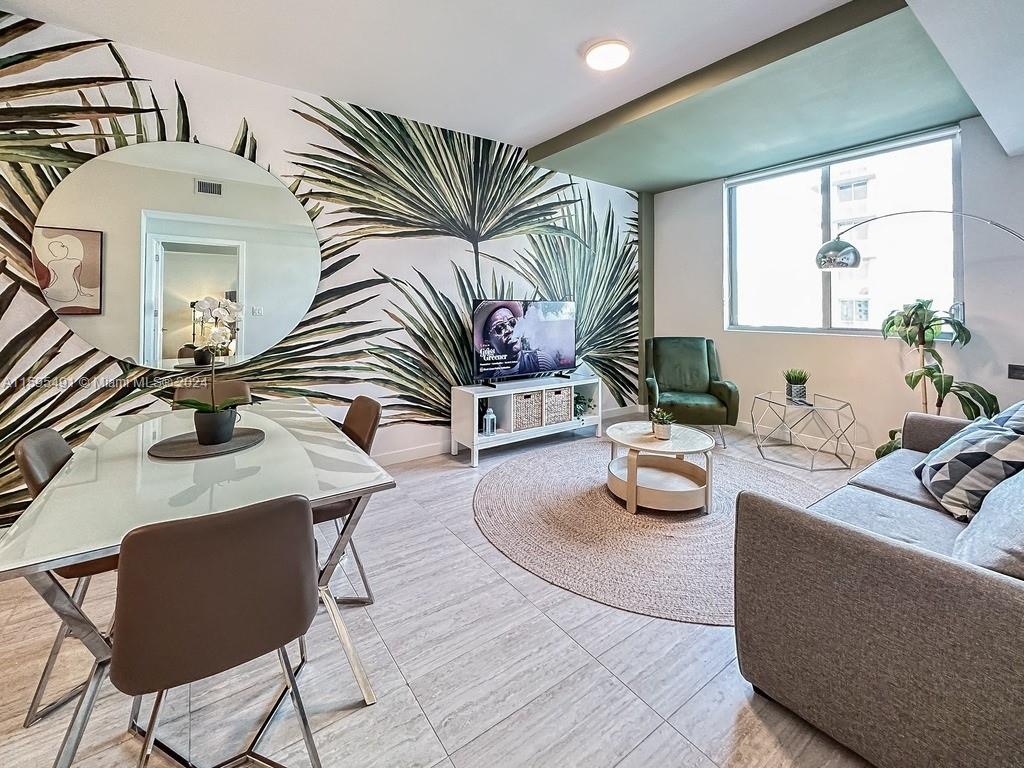 Great 1Bed 1Bath with capacity for 4 guest, walking distance to the Design District shop and restaurants. Don't miss the opportunity, No Rental restrictions. Easy to show please text listing agent. Priced to sell!