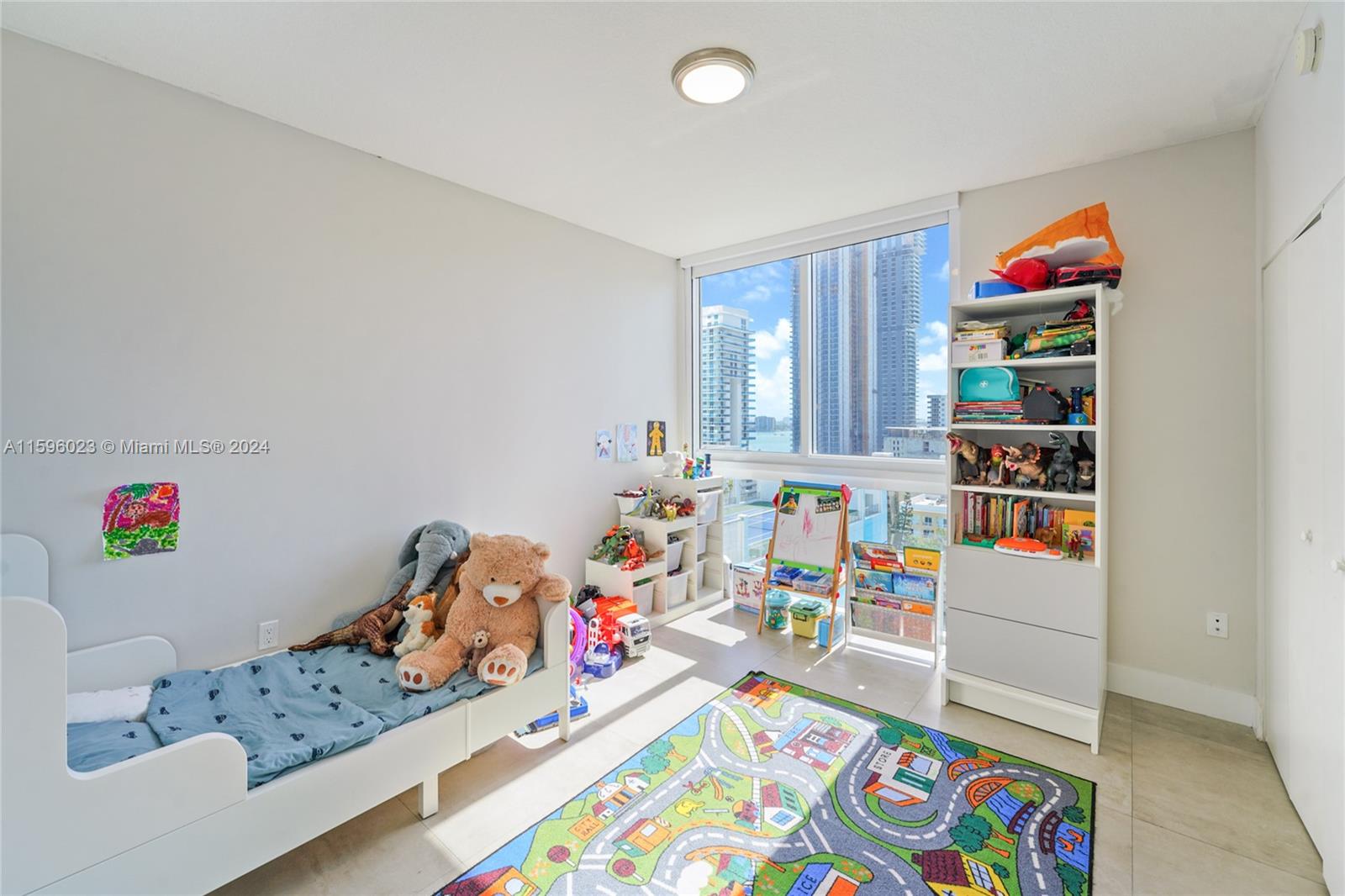 Listing Photo 8