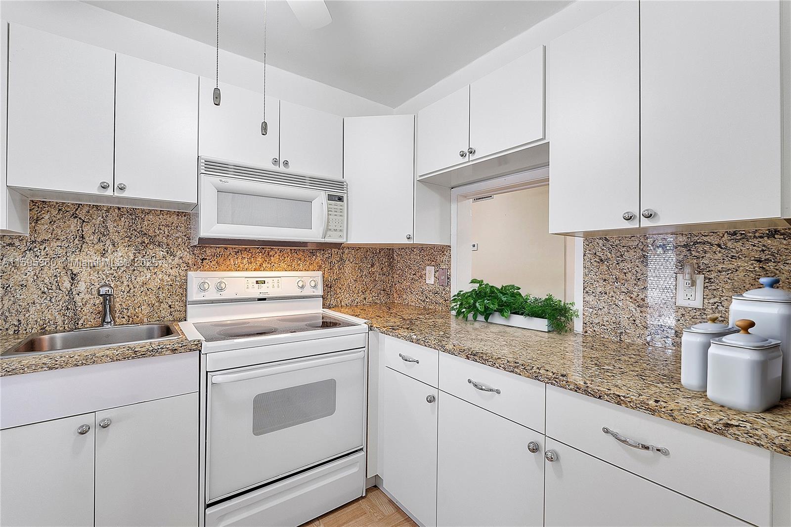 2050 NE 39th St #W212, Lighthouse Point, Florida image 3