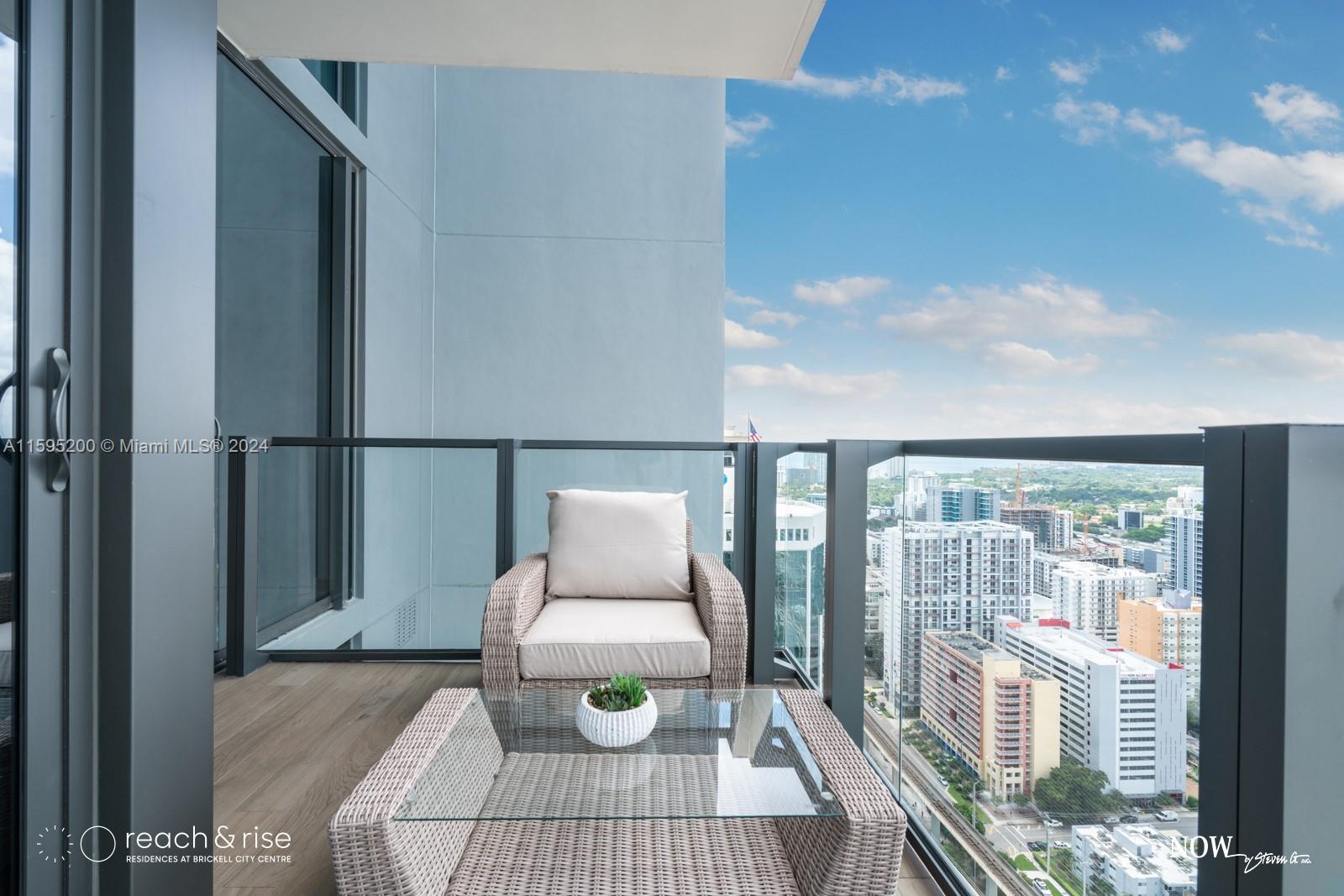 88 SW 7th St #2406, Miami FL 33130