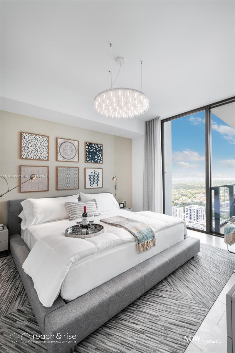 88 SW 7th St #2406, Miami FL 33130