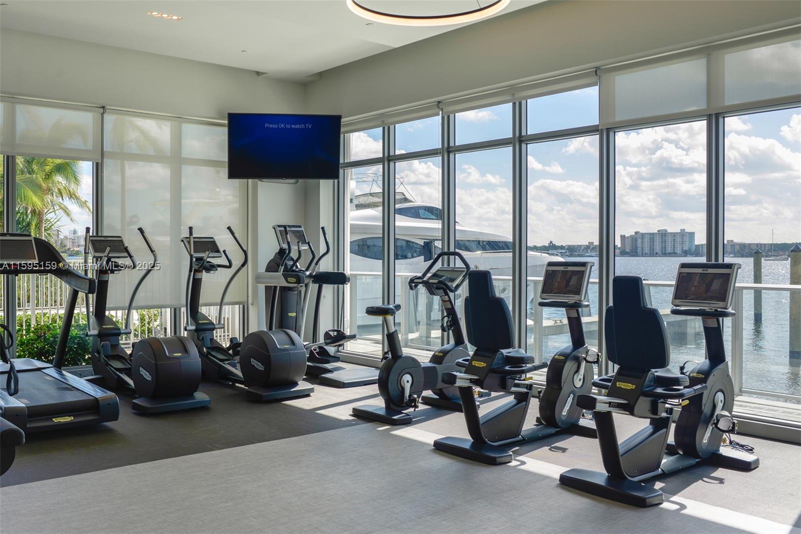 17111 Biscayne Blvd #2303, North Miami Beach, Florida image 35