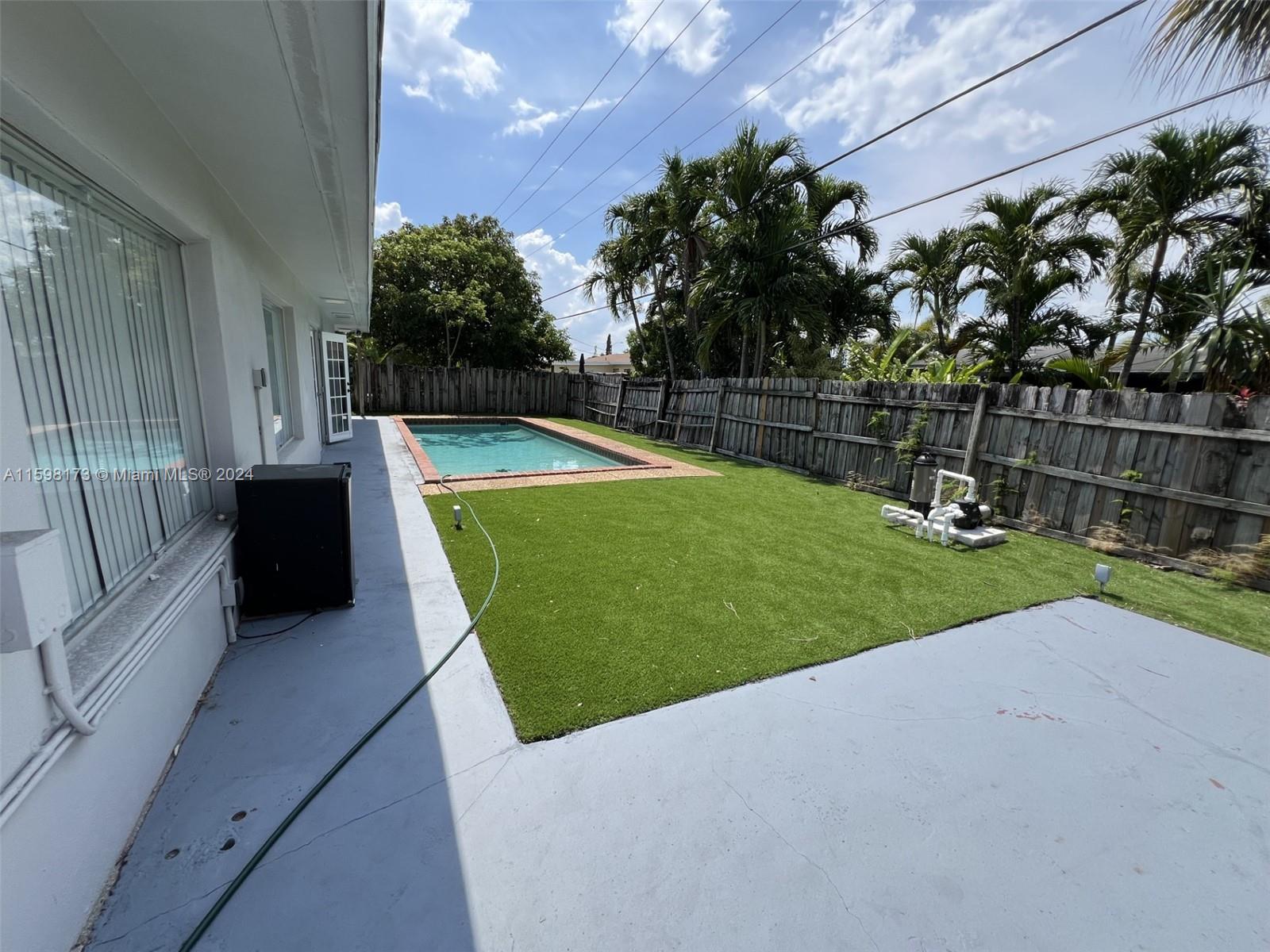 311 W Sample Rd, Deerfield Beach, Florida image 27