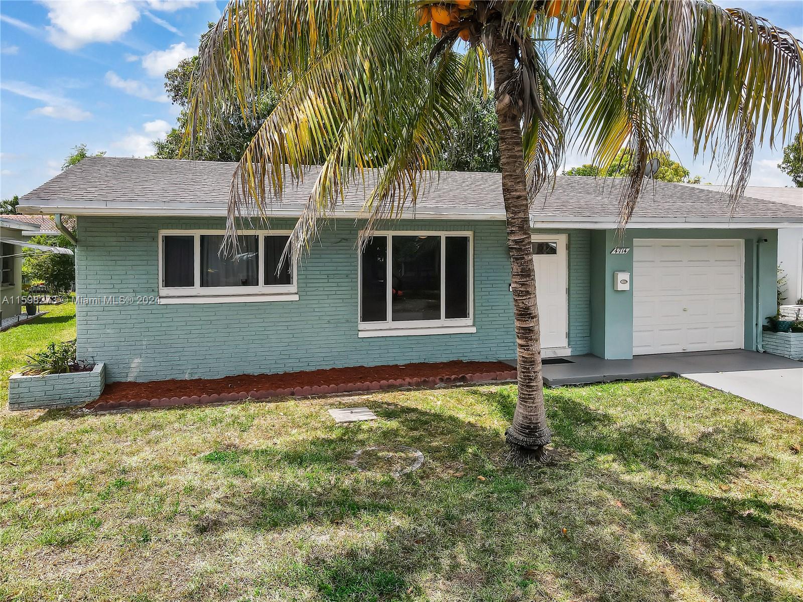 4714 NW 50th St, Tamarac, Florida image 2