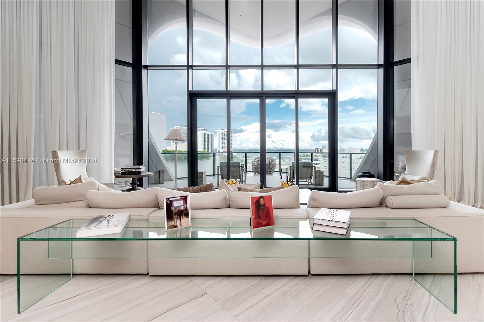 Condo for Sale in Miami, FL