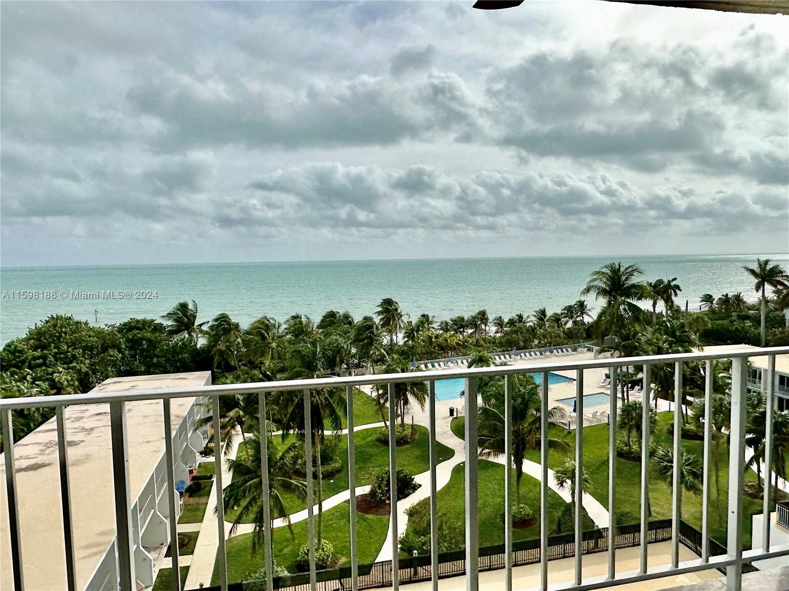 881 Ocean Dr #6G, Key Biscayne FL 33149