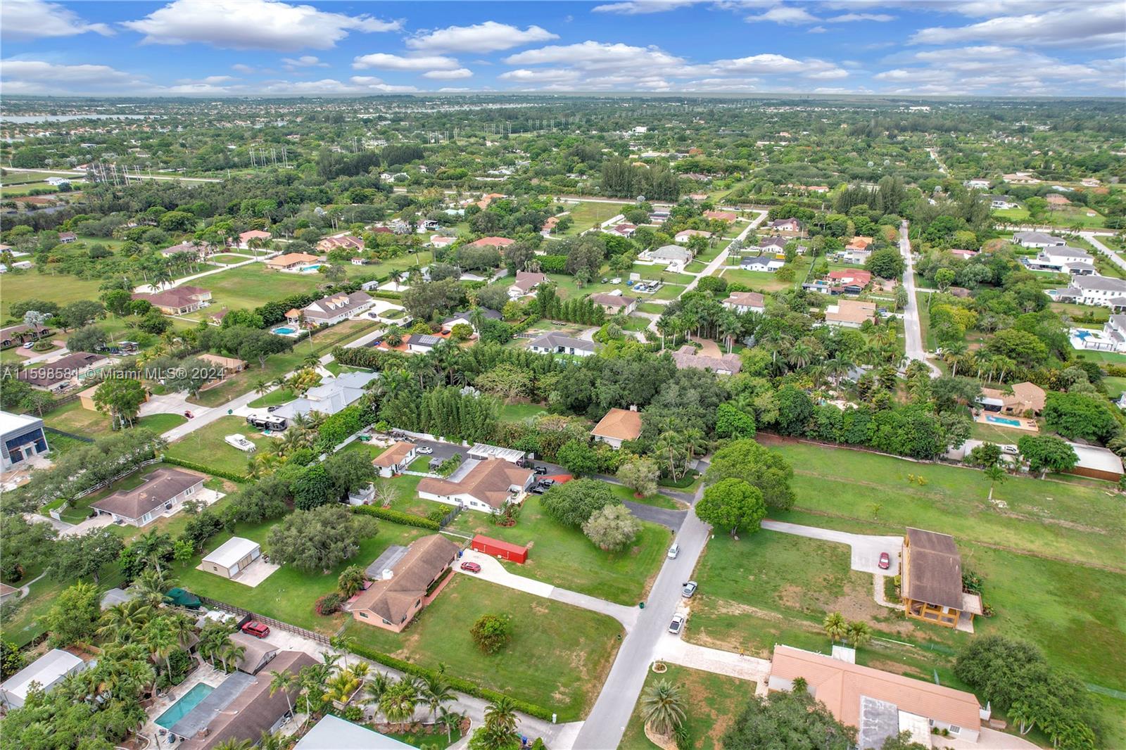 16830 SW 62nd St, Southwest Ranches, Florida image 3