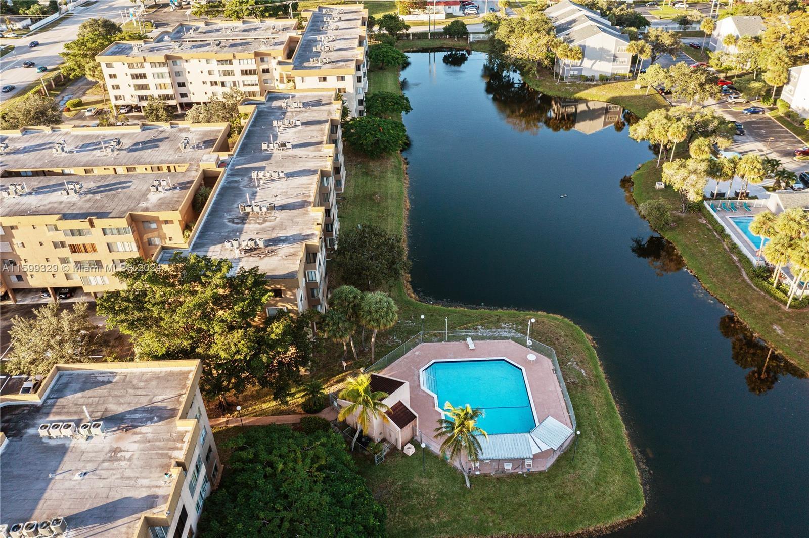 8030 Hampton Blvd #522, North Lauderdale, Florida image 3