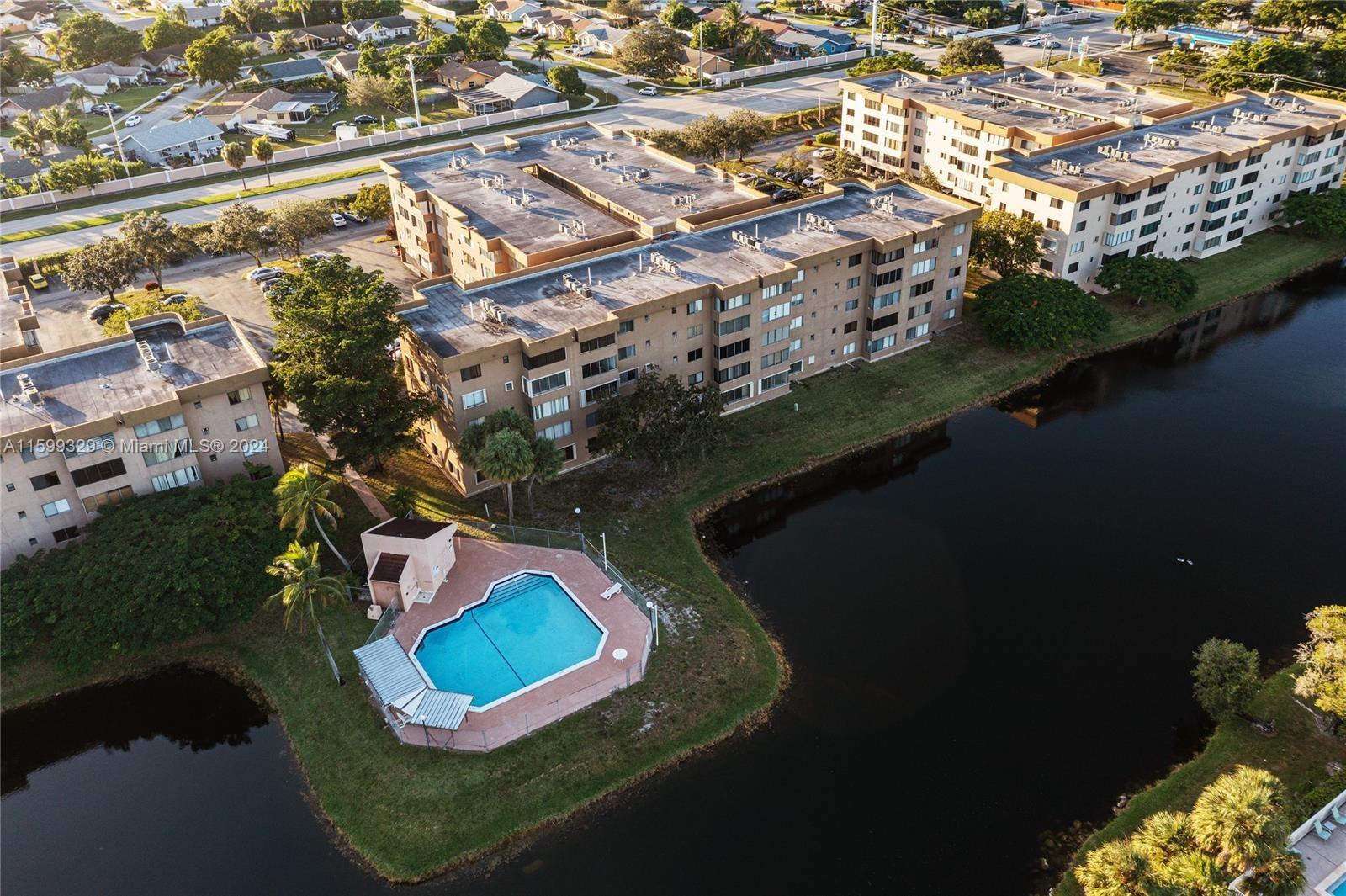 8030 Hampton Blvd #522, North Lauderdale, Florida image 5