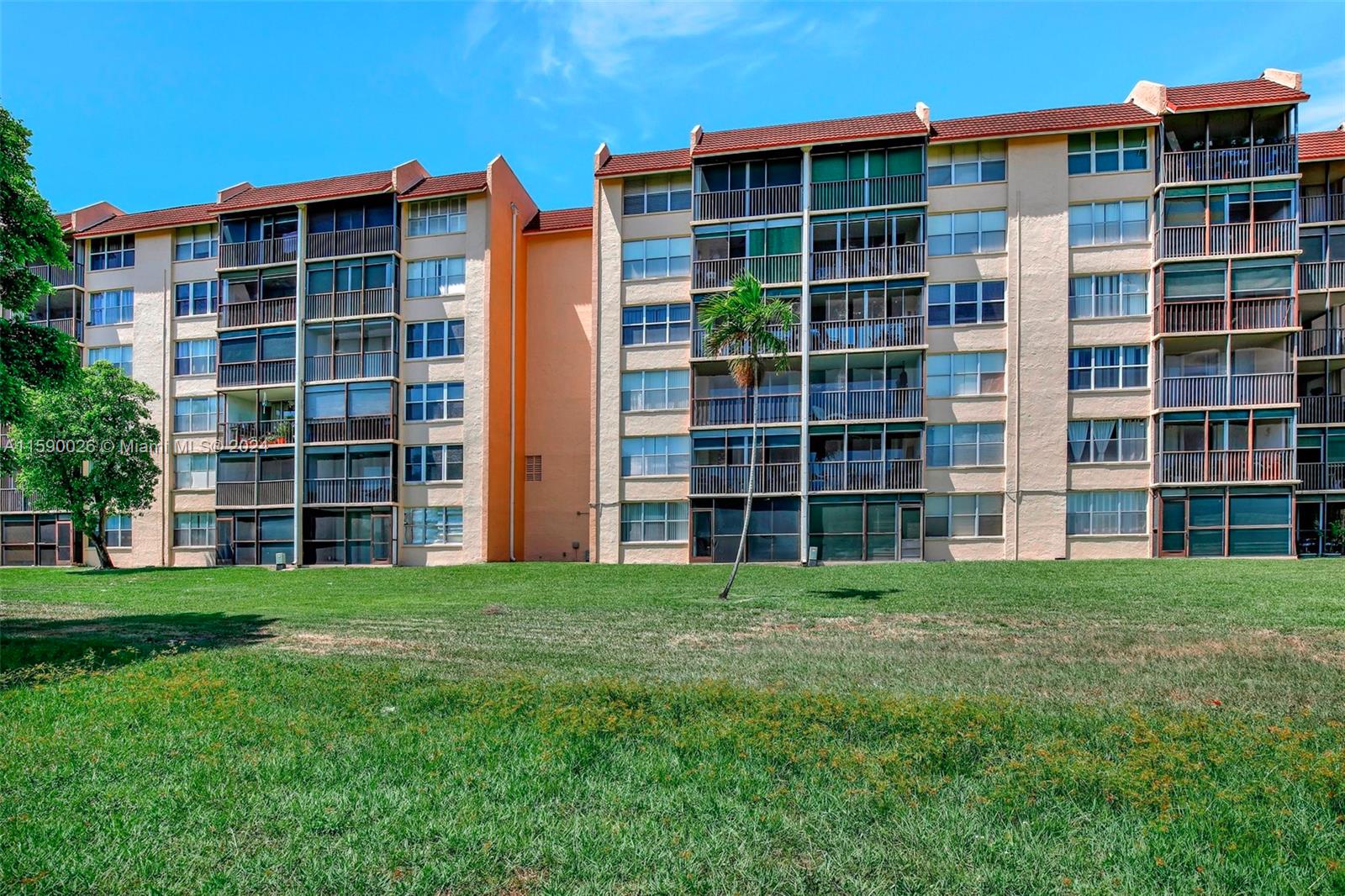 3841 Environ Blvd #332, Lauderhill, Florida image 33