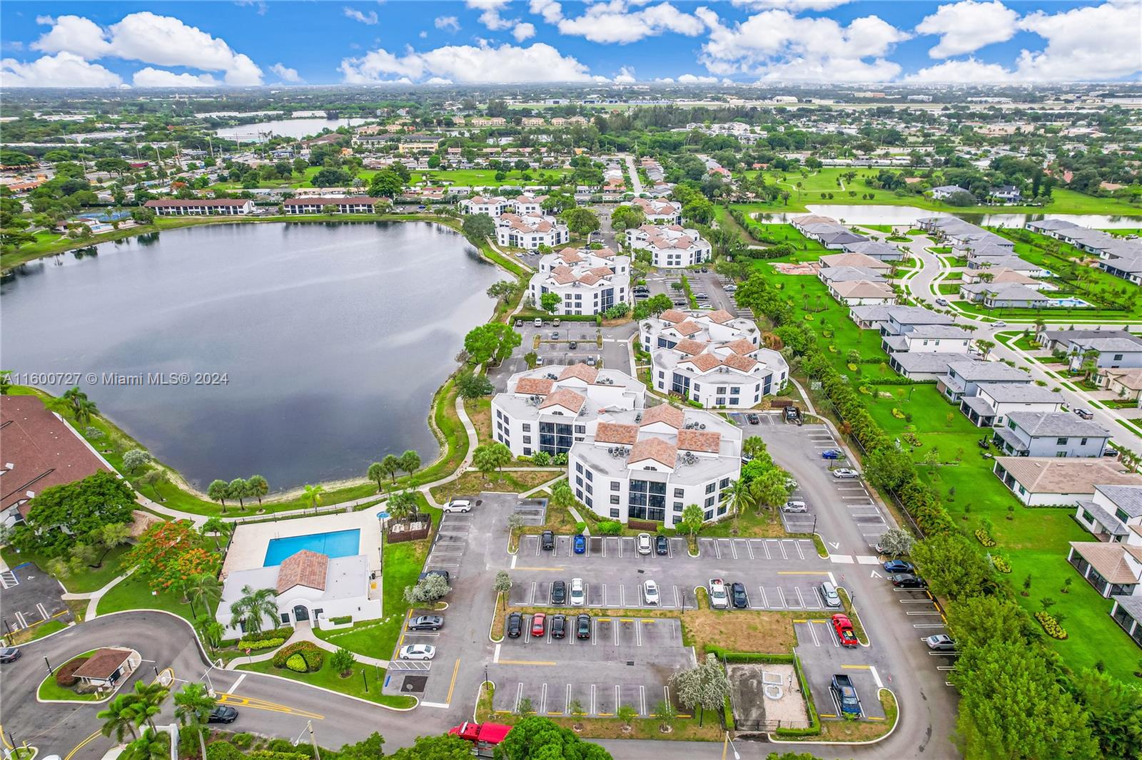 210 Lake Pointe Dr #109, Oakland Park, Florida image 3