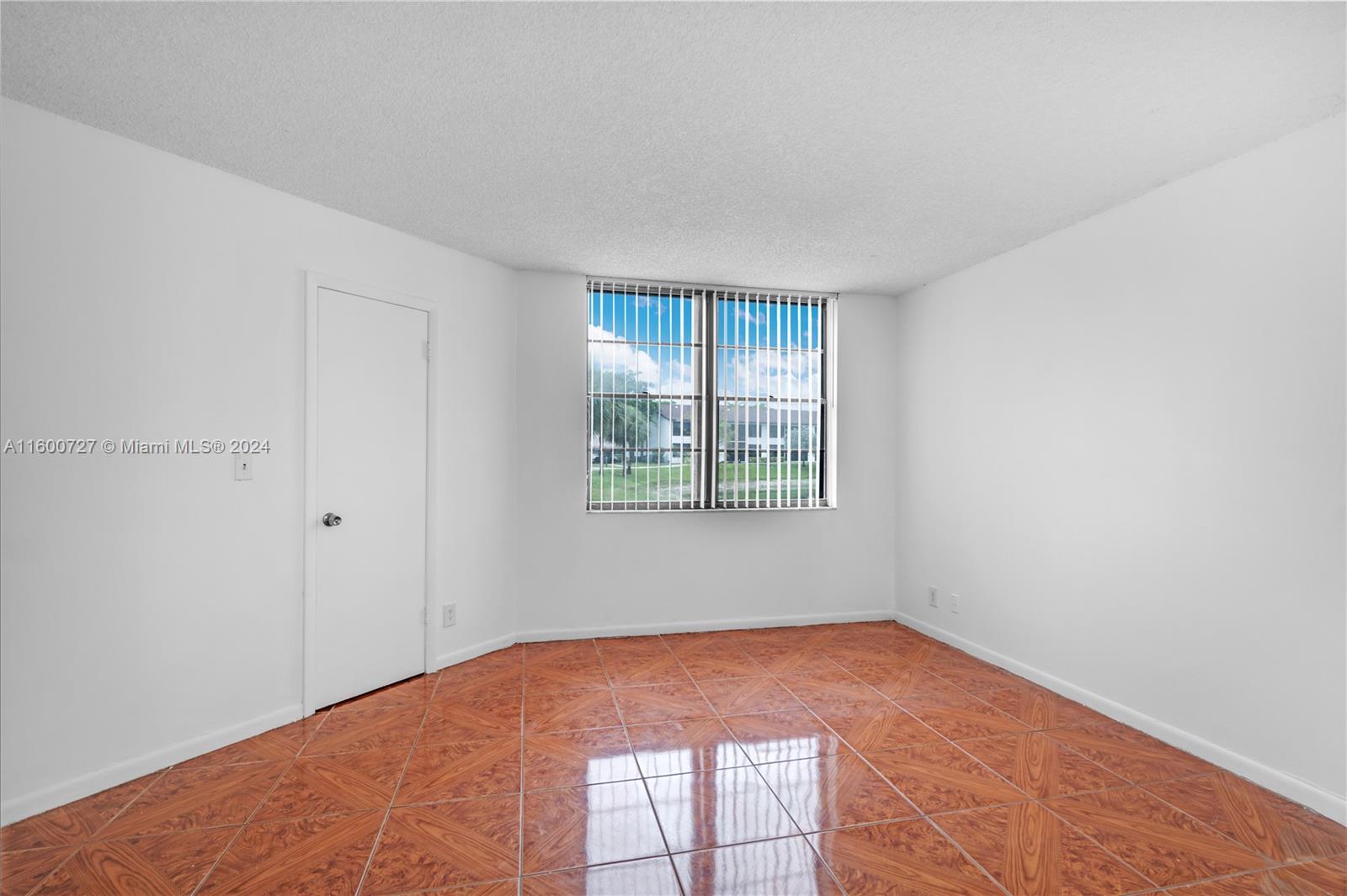 210 Lake Pointe Dr #109, Oakland Park, Florida image 31