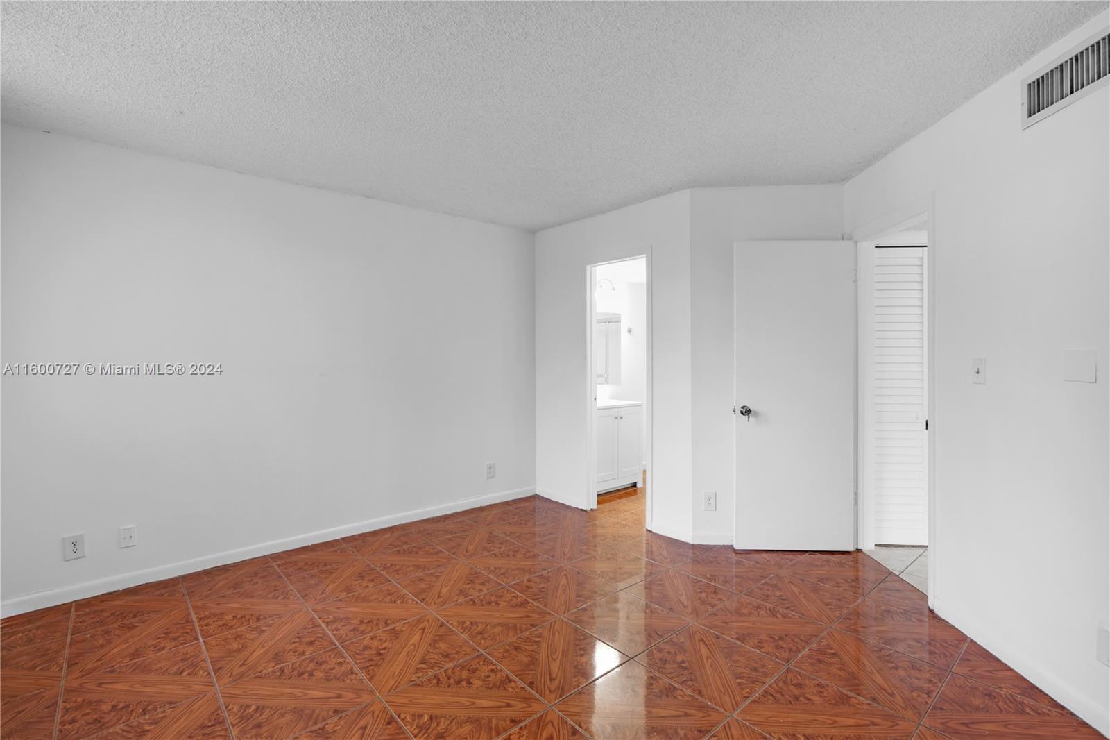 210 Lake Pointe Dr #109, Oakland Park, Florida image 32