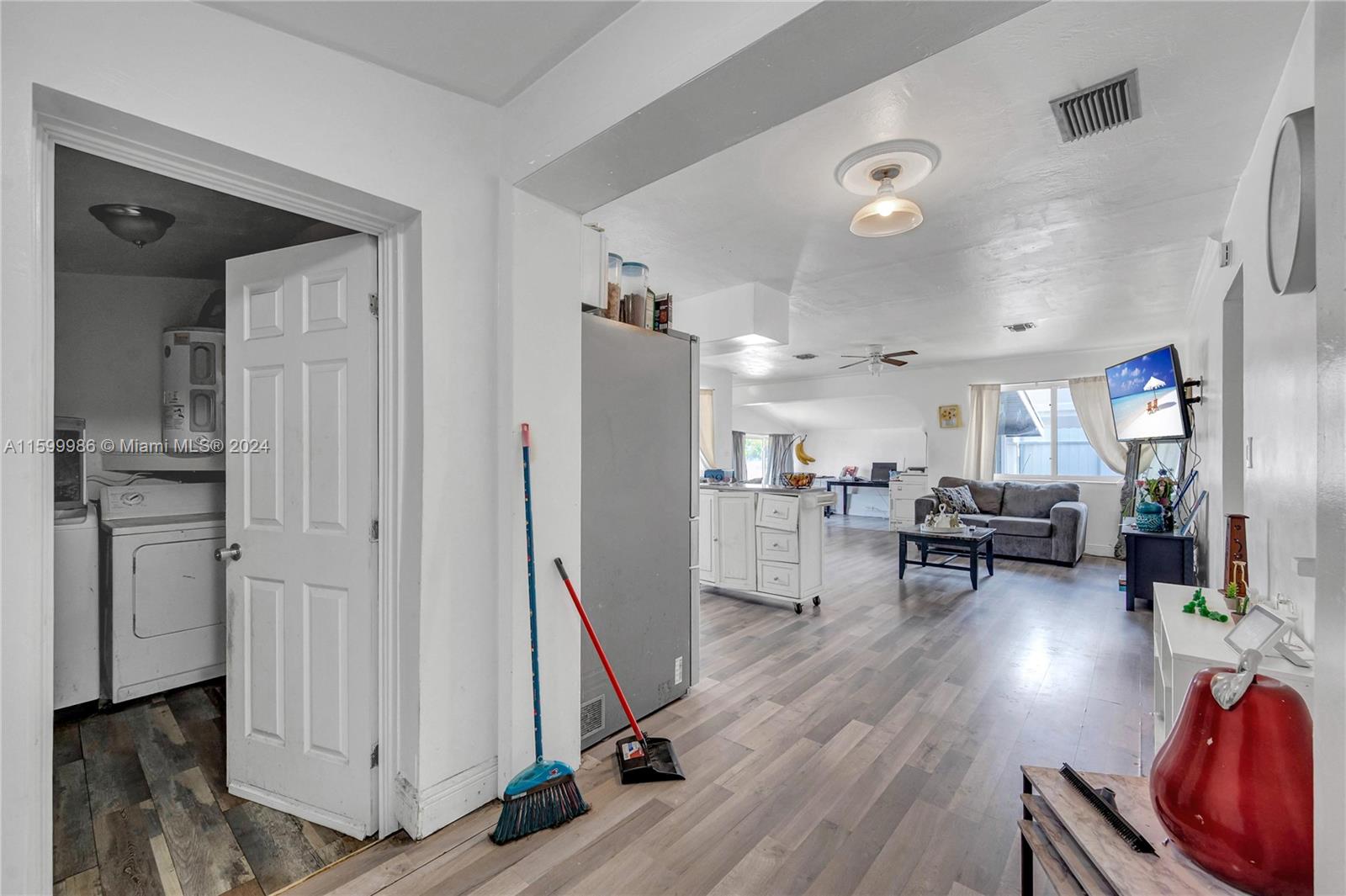 Listing Photo 11