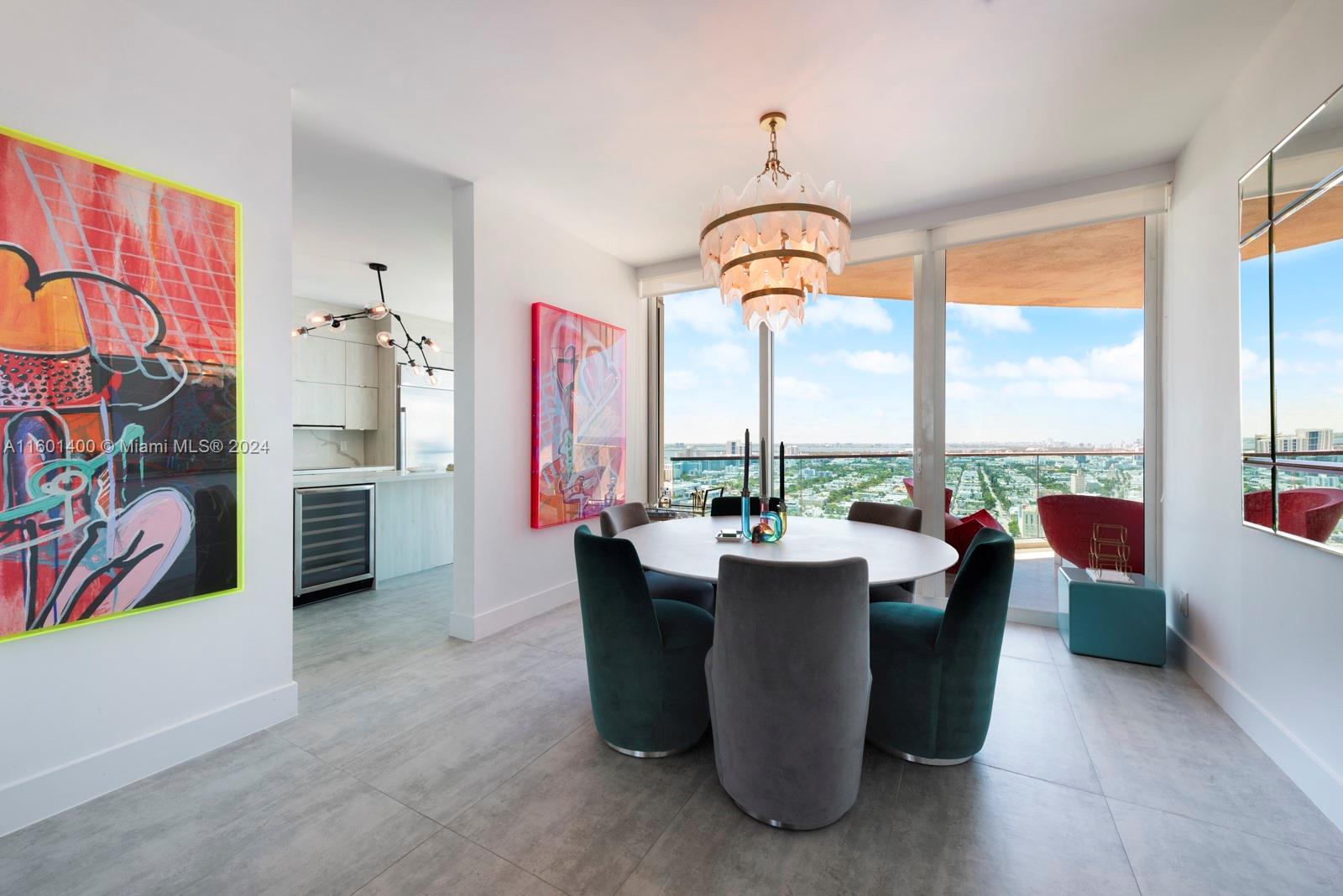 300 S Pointe Dr #3604, Miami Beach FL 33139