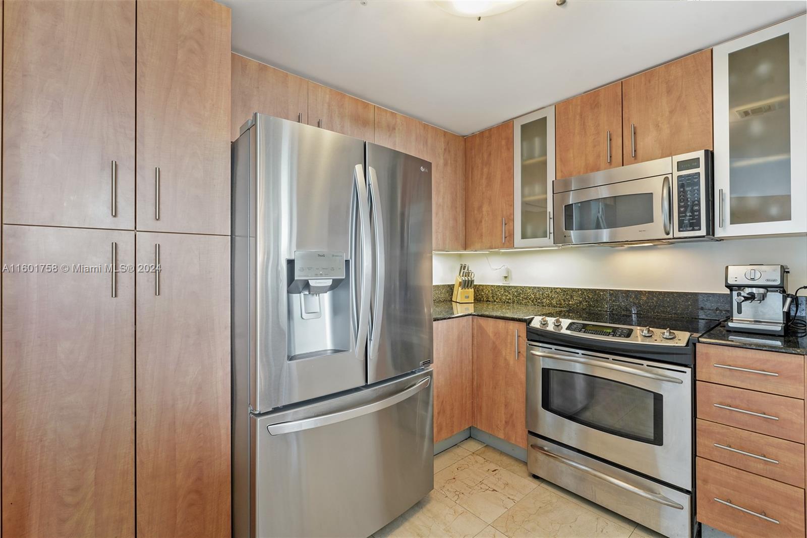 7900 Harbor Island Dr #617, North Bay Village FL 33141
