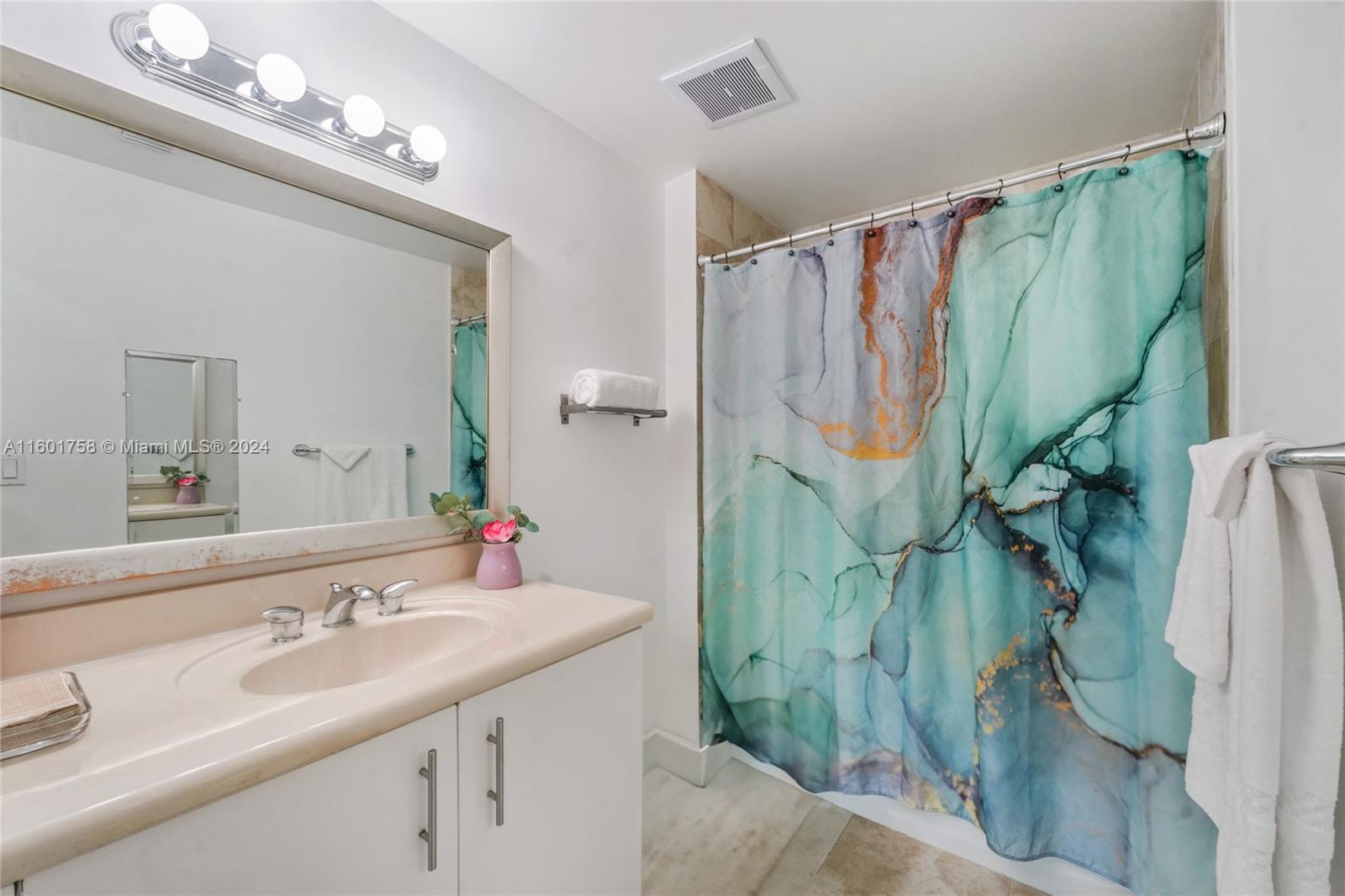 7900 Harbor Island Dr #617, North Bay Village FL 33141