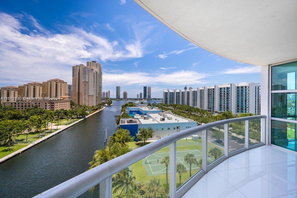 Amazing 3 beds 2 and 1/2 Baths fully furnished and ready to move at Atrium Aventura. Top quality furniture for you to enjoy the Beautiful view. This top-tier condominium features unparalleled amenities, including a professional gym, kids' play area, multiple sundecks with an expansive pool overlooking the Intracoastal, Jacuzzi, barbecue area, sauna, steam room, meeting room, clubhouse, 24-hour front desk, valet services, and more.