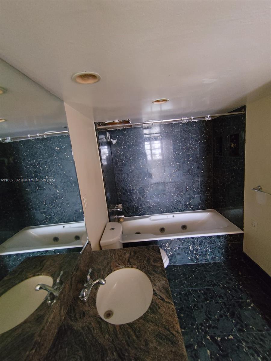 2780 NE 183rd St #1402, Aventura, Florida image 7