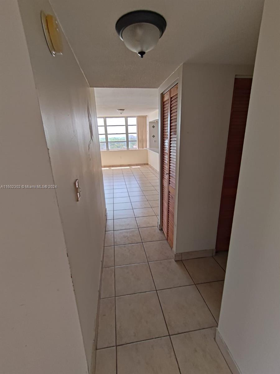 2780 NE 183rd St #1402, Aventura, Florida image 9