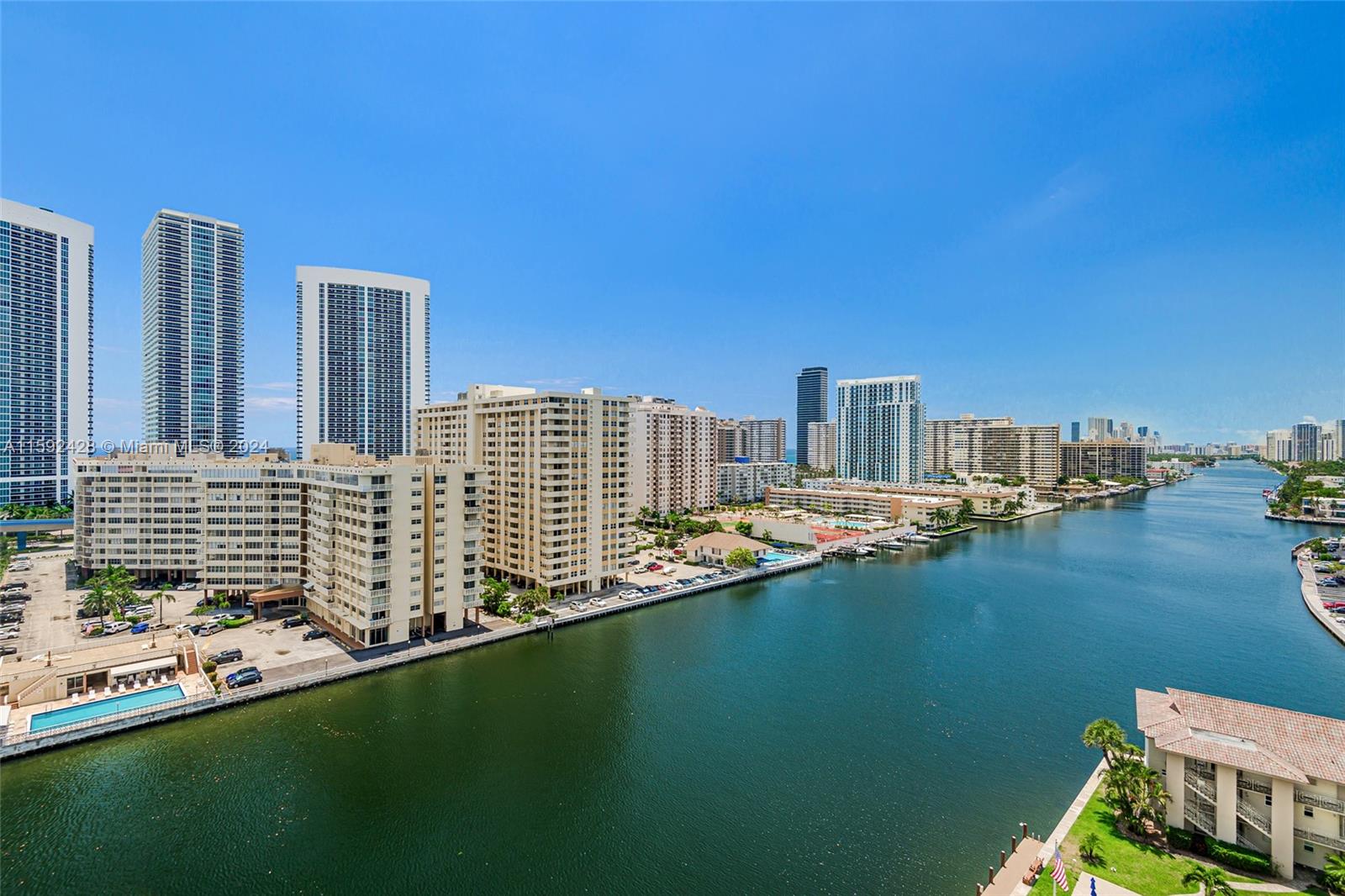 Condo for Sale in Hallandale Beach, FL