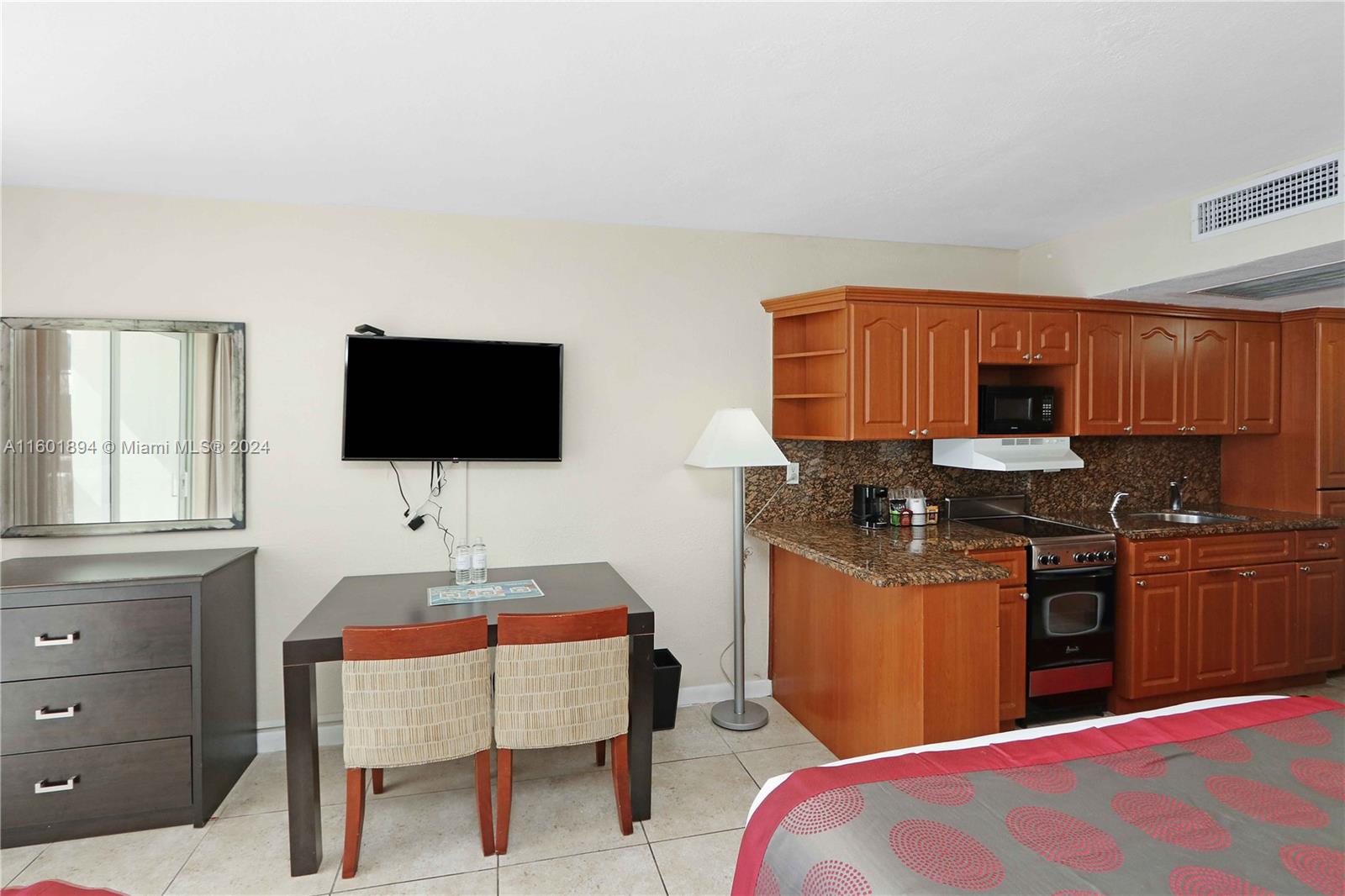 19201 Collins Ave #447, Sunny Isles Beach, Florida image 11