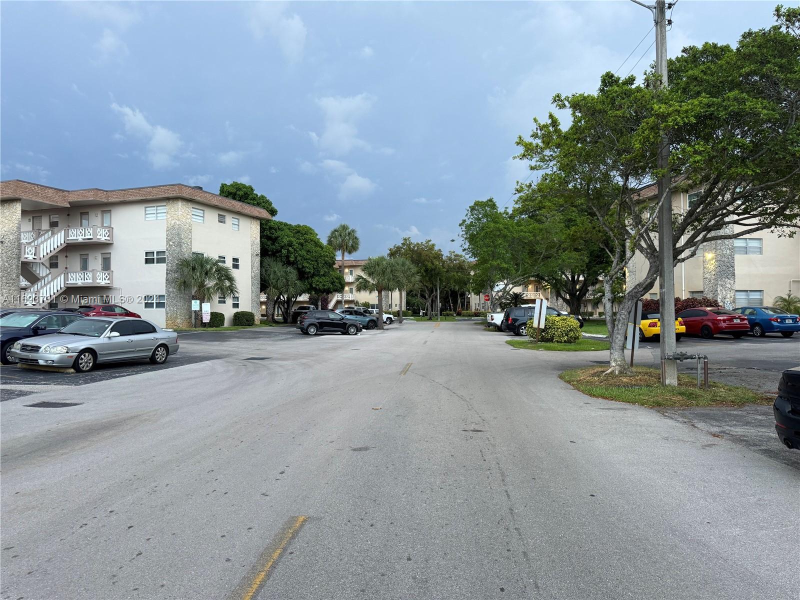 5111 W Oakland Park Blvd #307, Lauderdale Lakes, Florida image 1