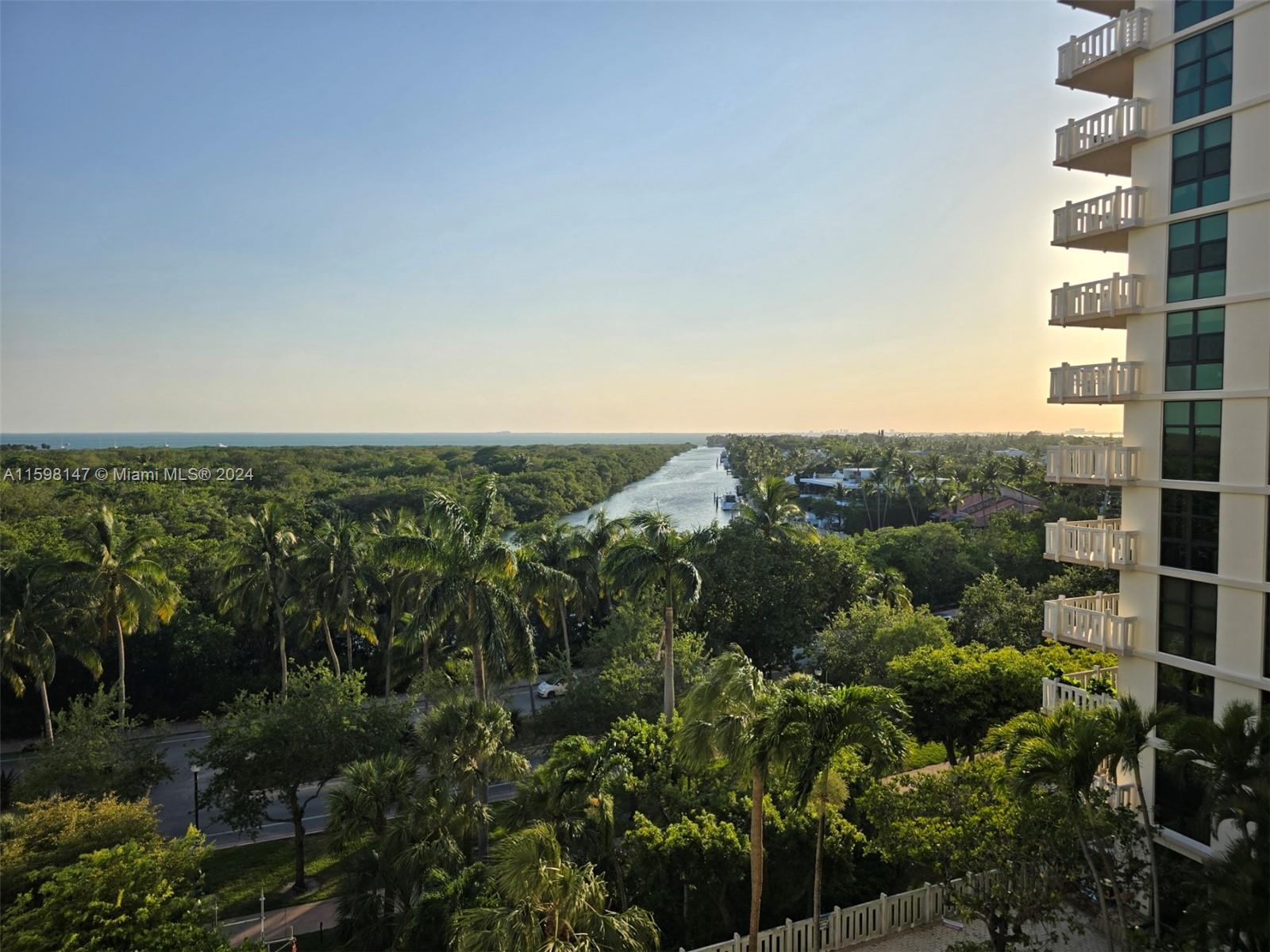 Enjoy the peace and relax of Key Biscayne. Unique and spacious 6th floor 2/2 unit with breathtaking sunset views. Washer and dryer in unit, comfortable closets and remodeled bathroom. 2 swimming pools, tennis courts, gym, sauna and steam room, Restaurant, BBQ area, children's play room, beauty salon, projection room & the beach.